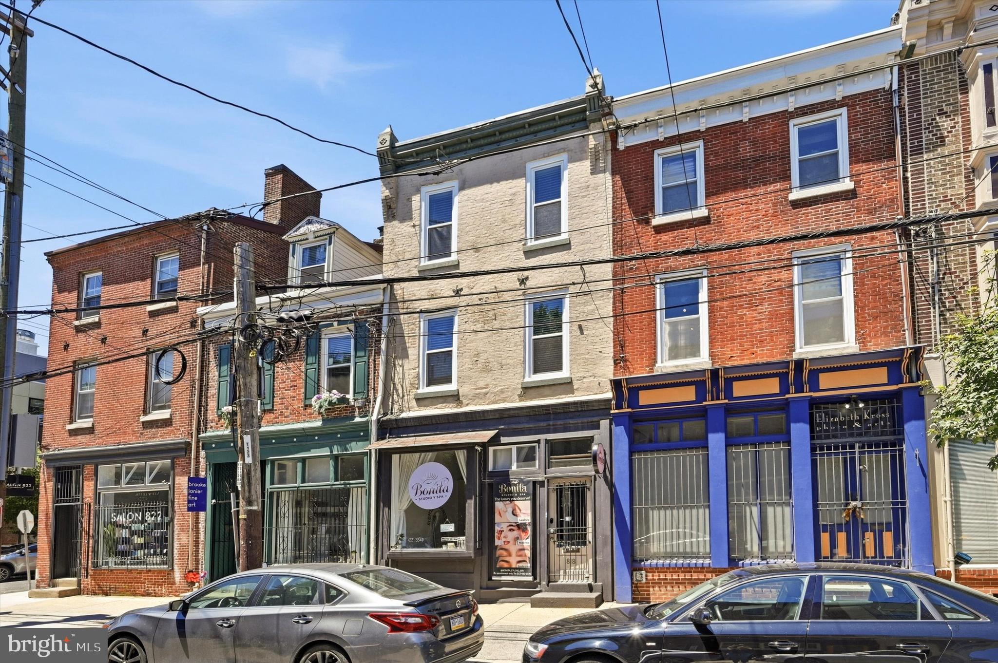 QUEEN VILLAGE - Commercial Sale