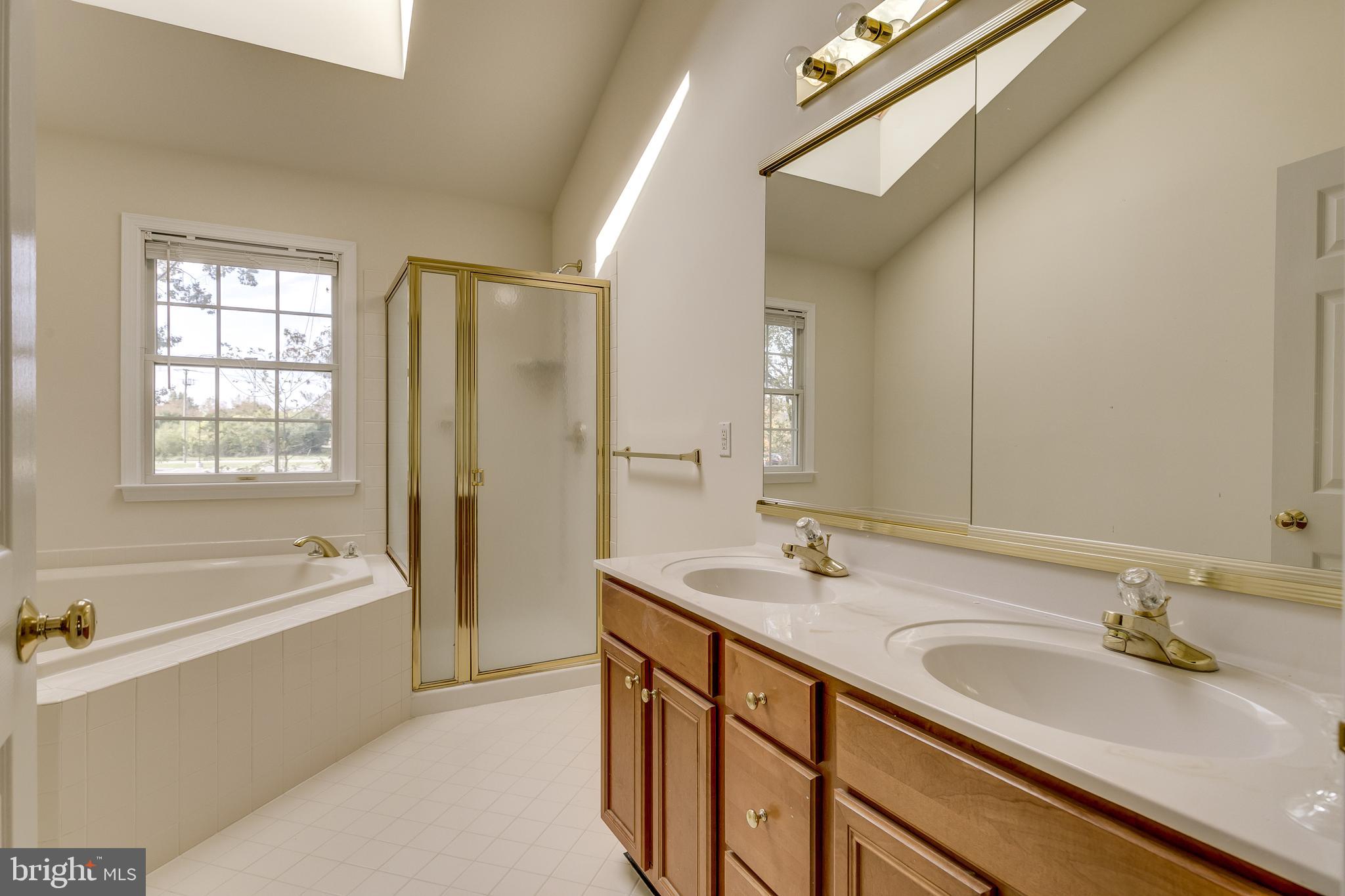 FARMWELL HUNT - Residential Lease
