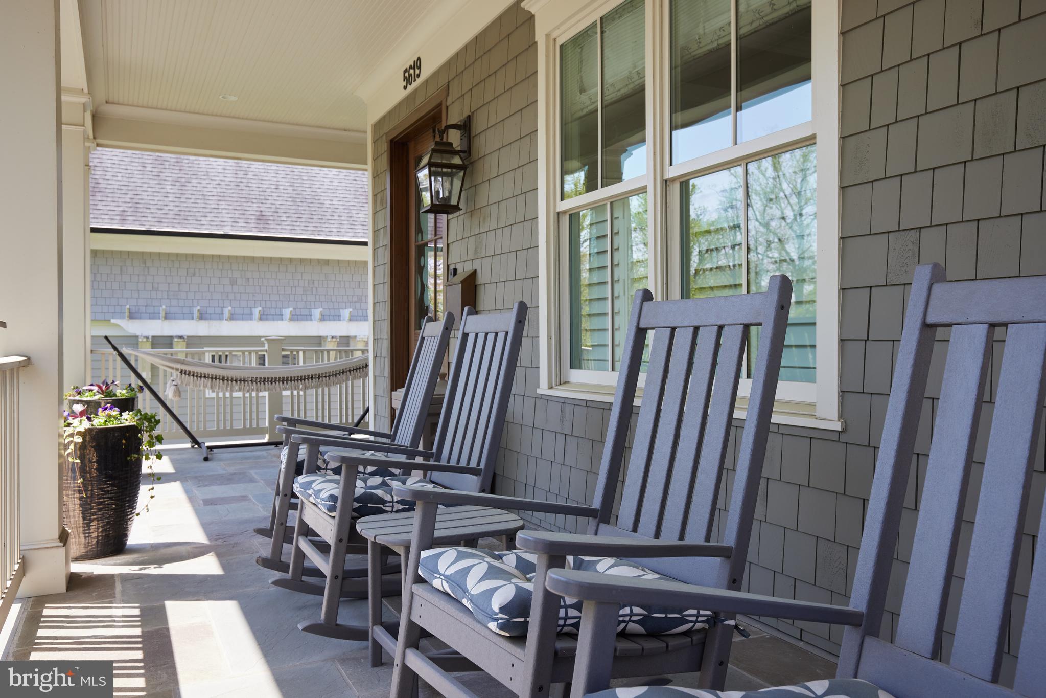 TULIP HILL - Residential