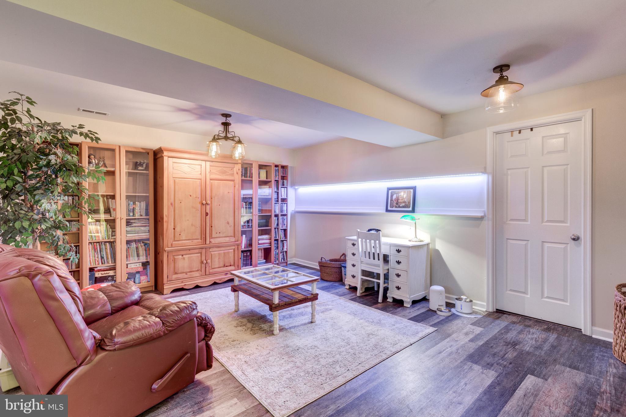 RESERVOIR HEIGHTS - Residential