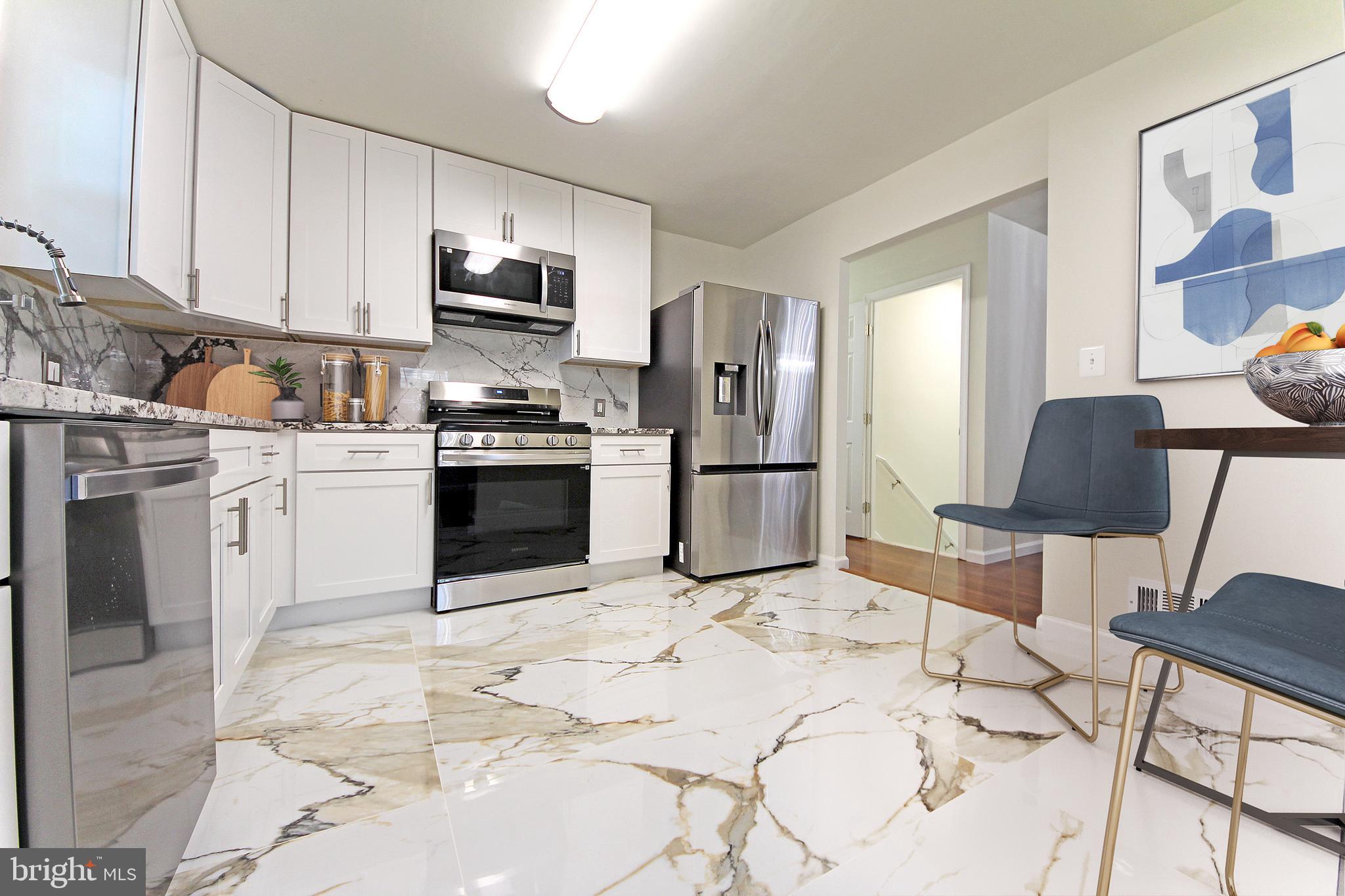RITCHIE MANOR - Residential