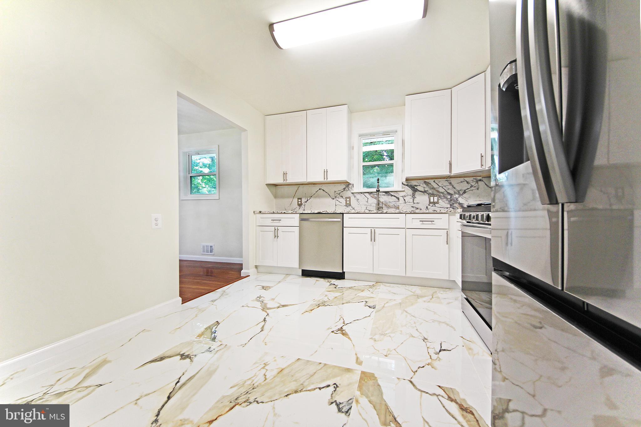 RITCHIE MANOR - Residential