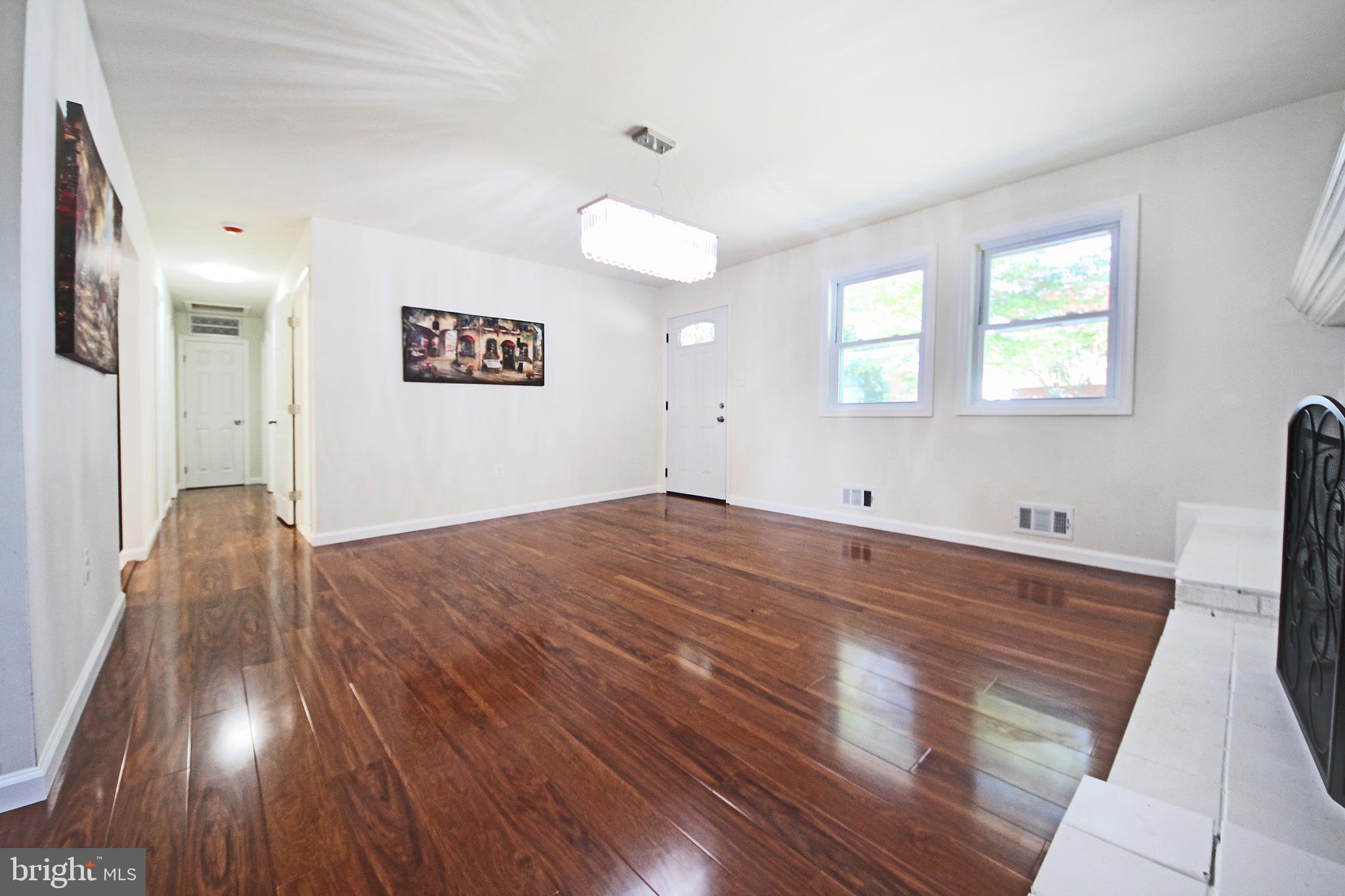 RITCHIE MANOR - Residential