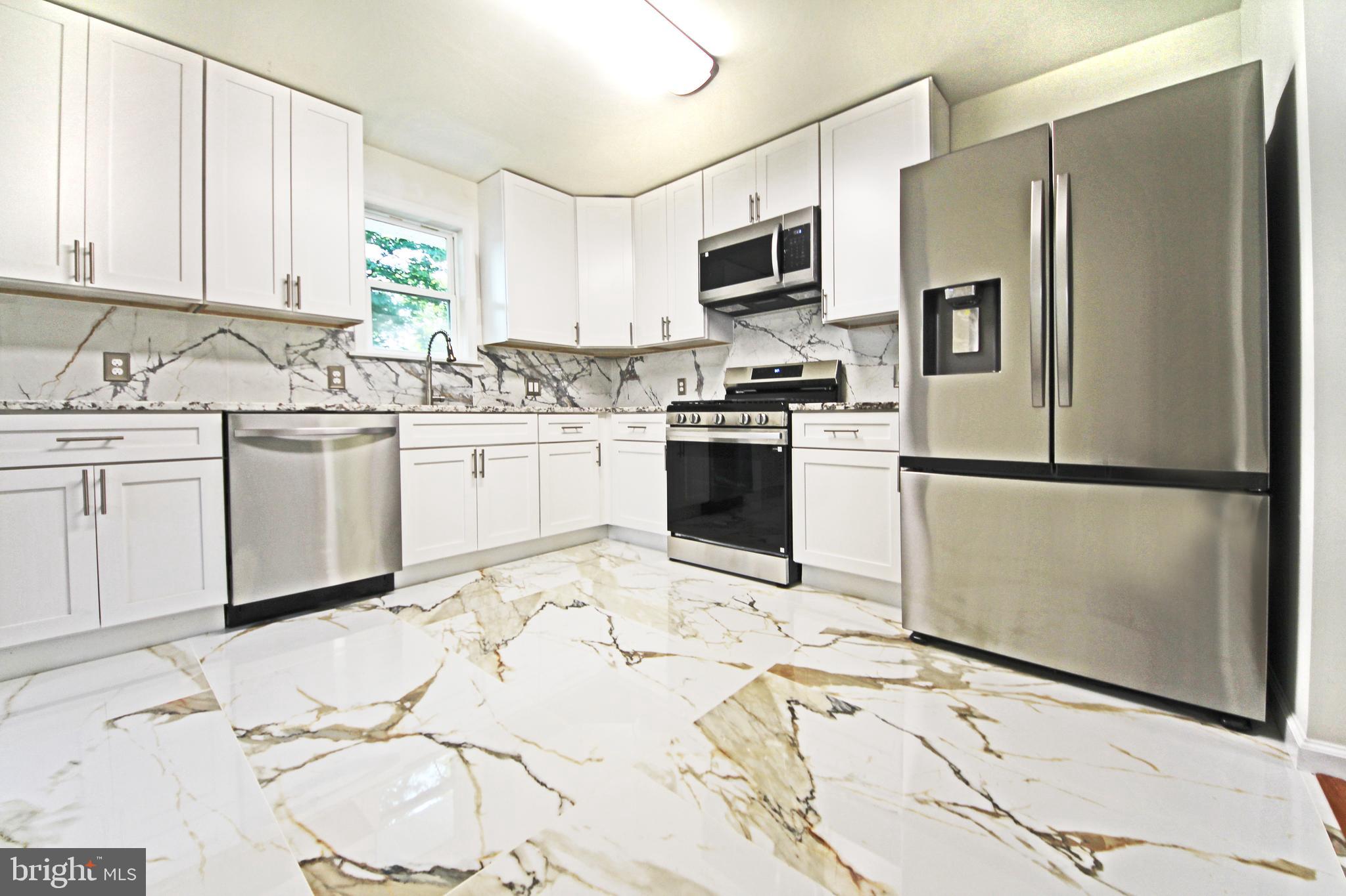 RITCHIE MANOR - Residential