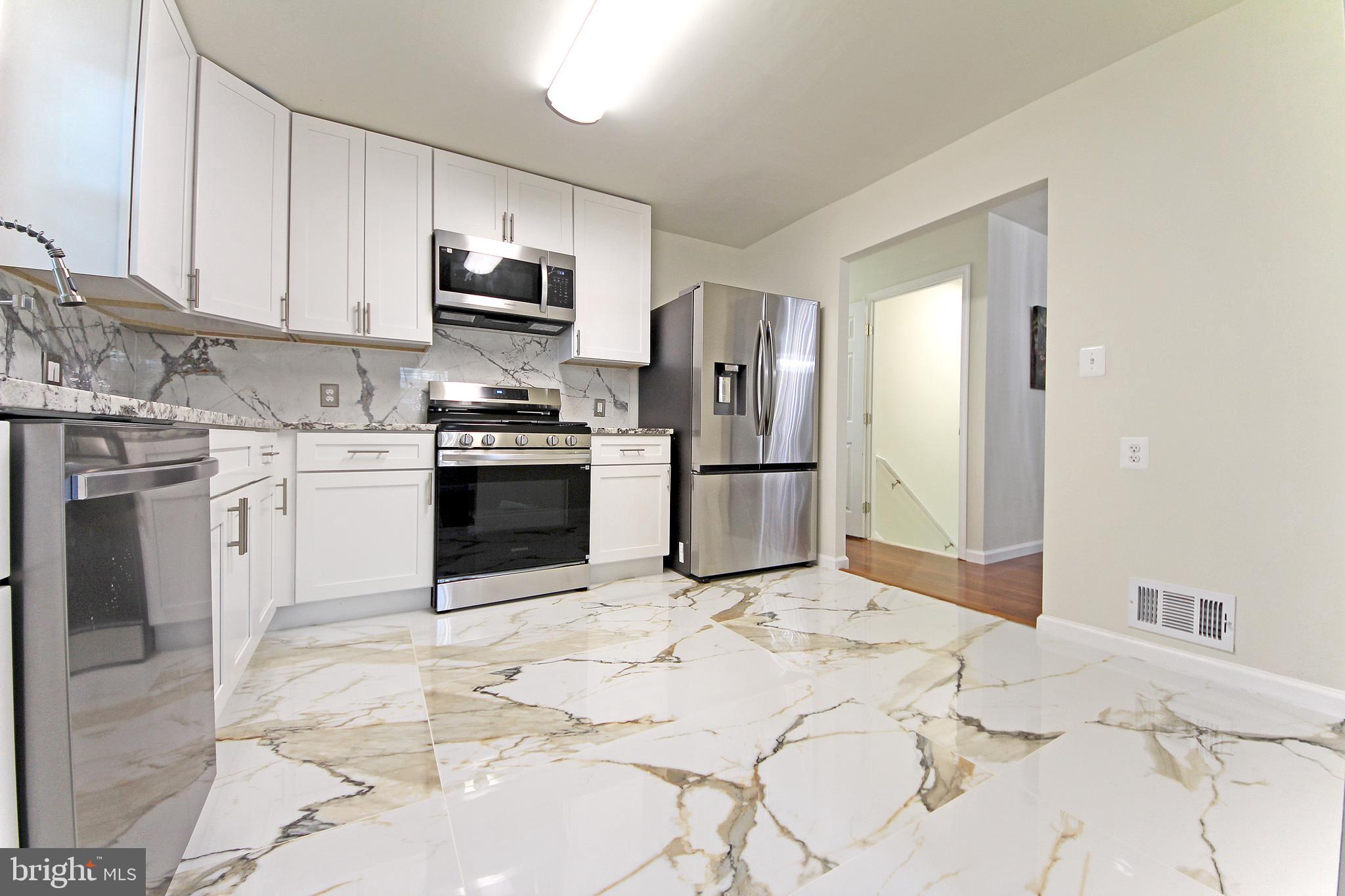RITCHIE MANOR - Residential