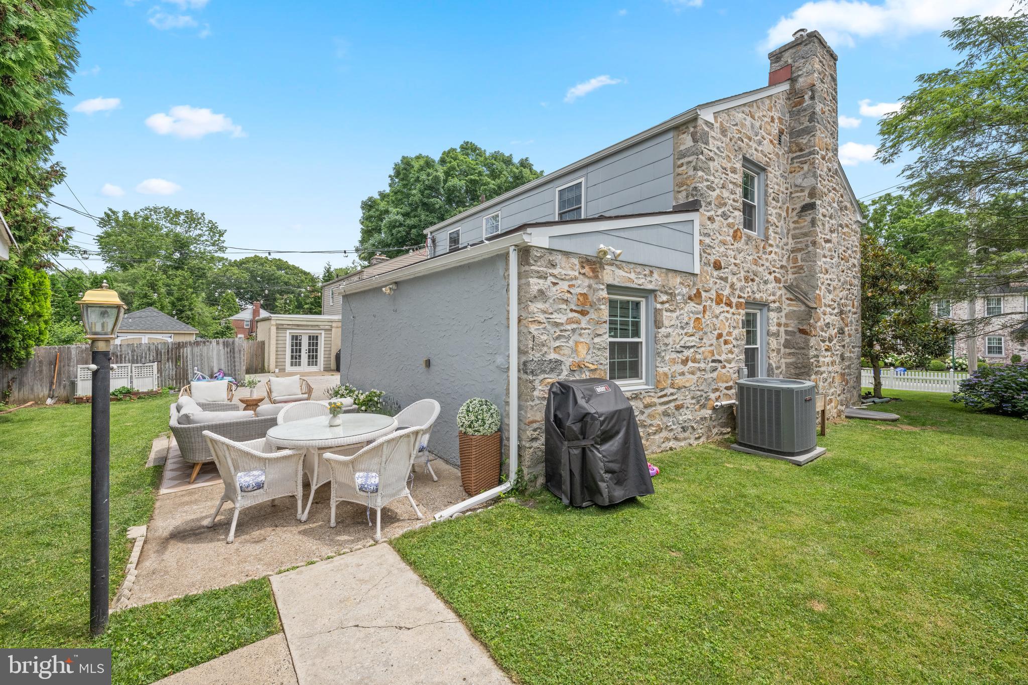 OLD OAKS - Residential
