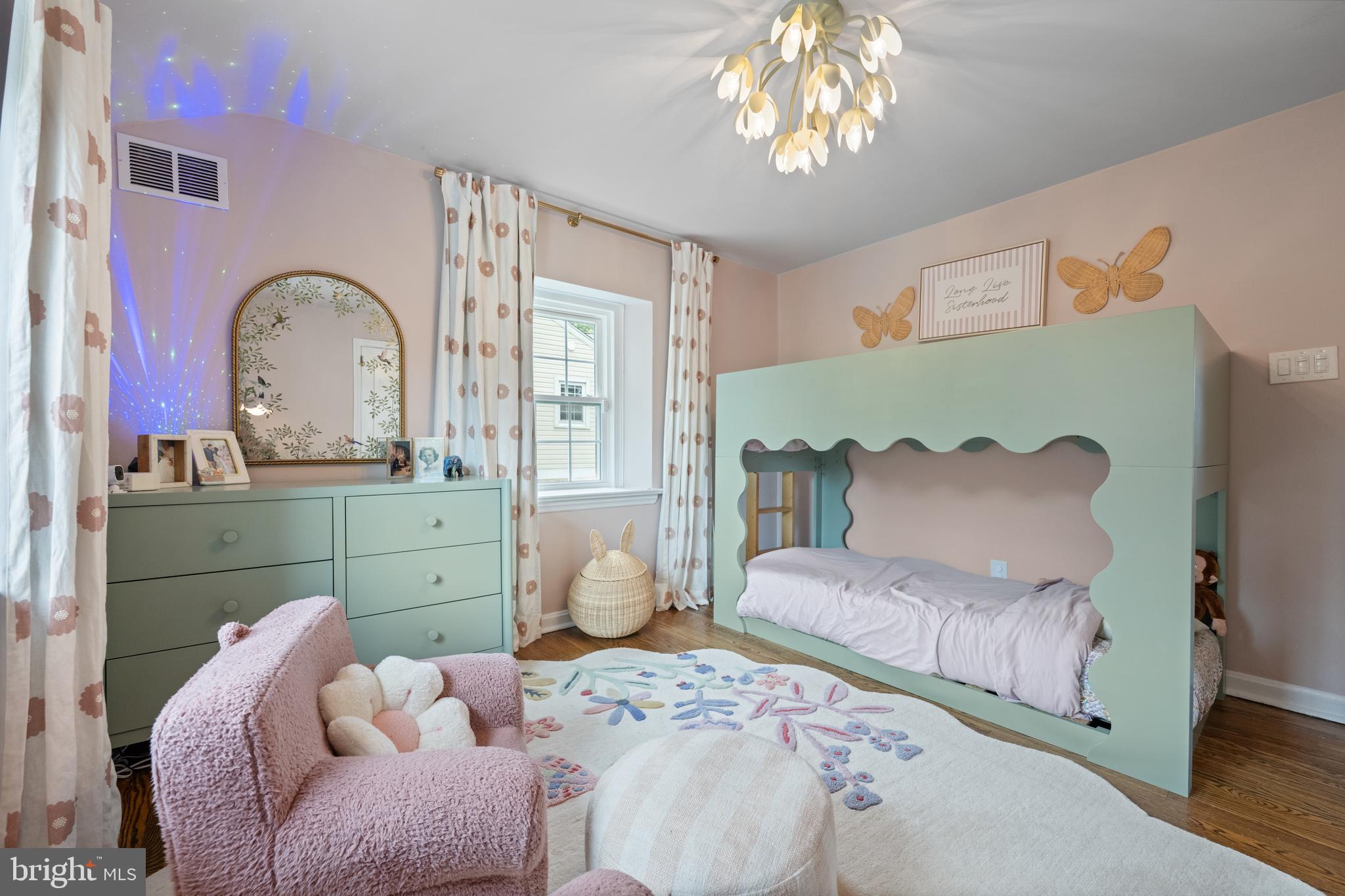 OLD OAKS - Residential