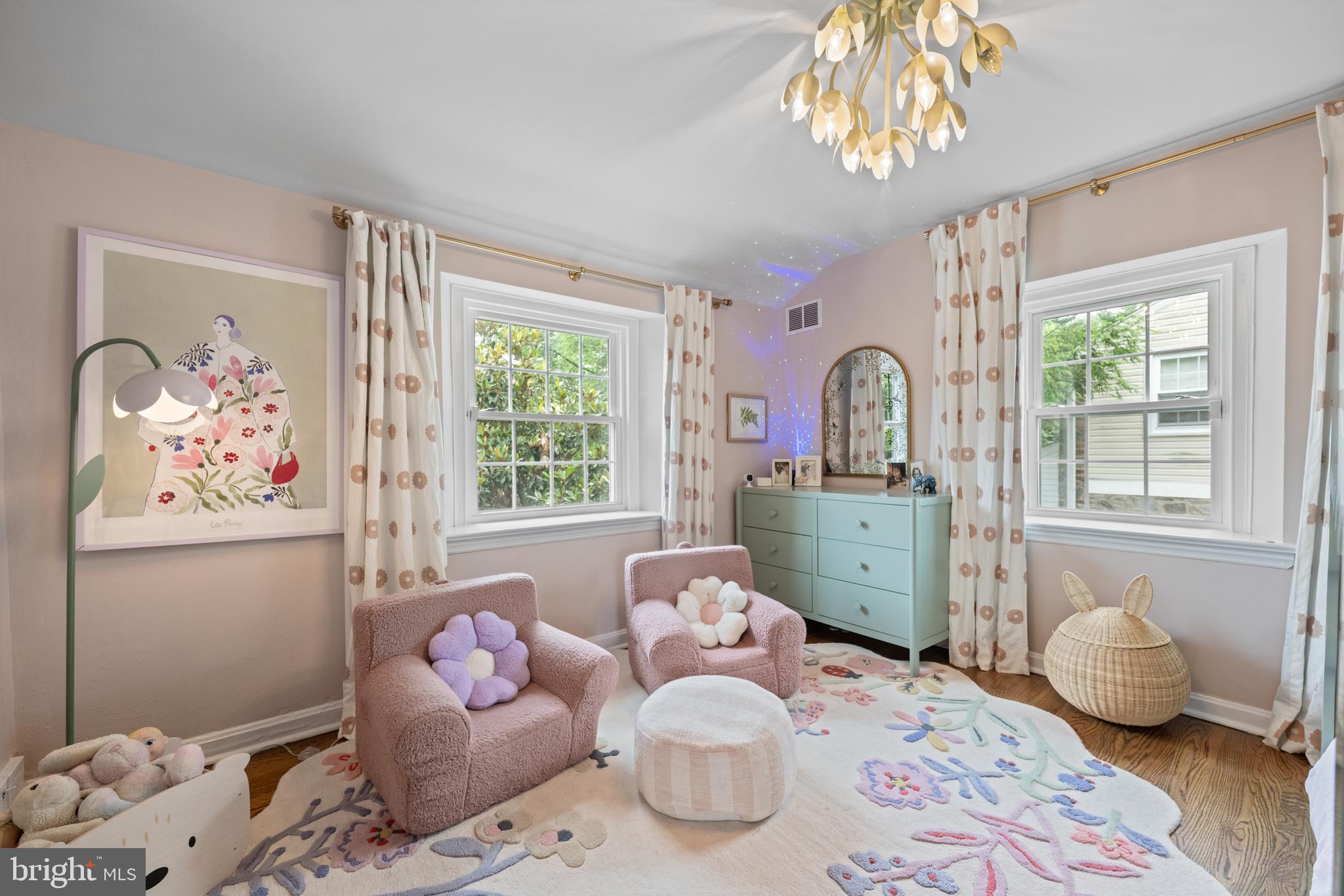OLD OAKS - Residential