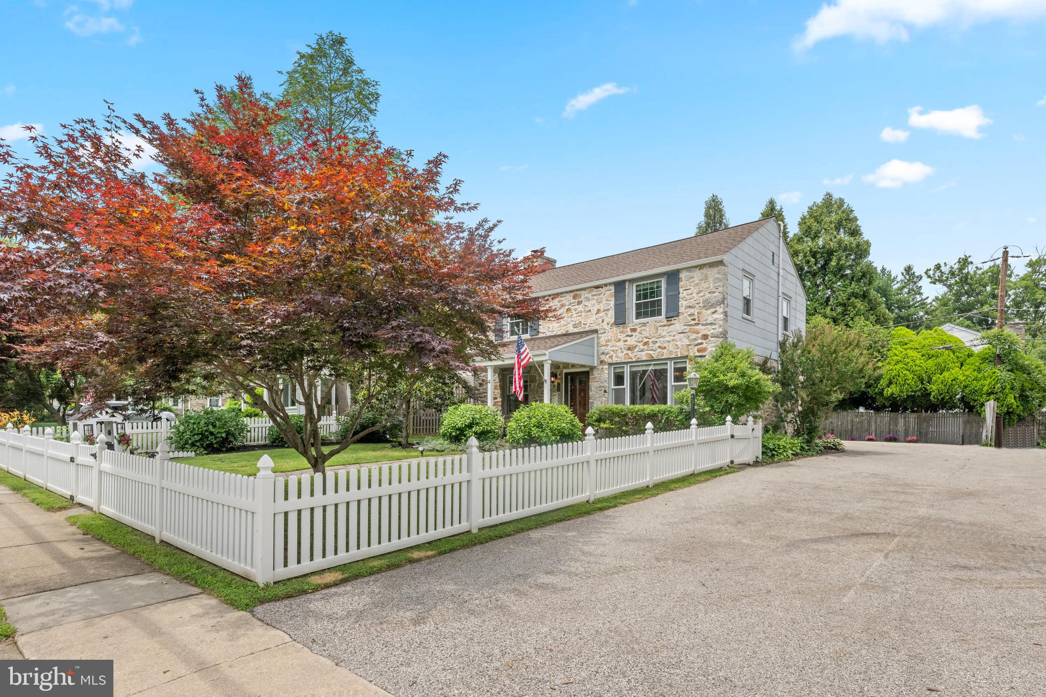 OLD OAKS - Residential
