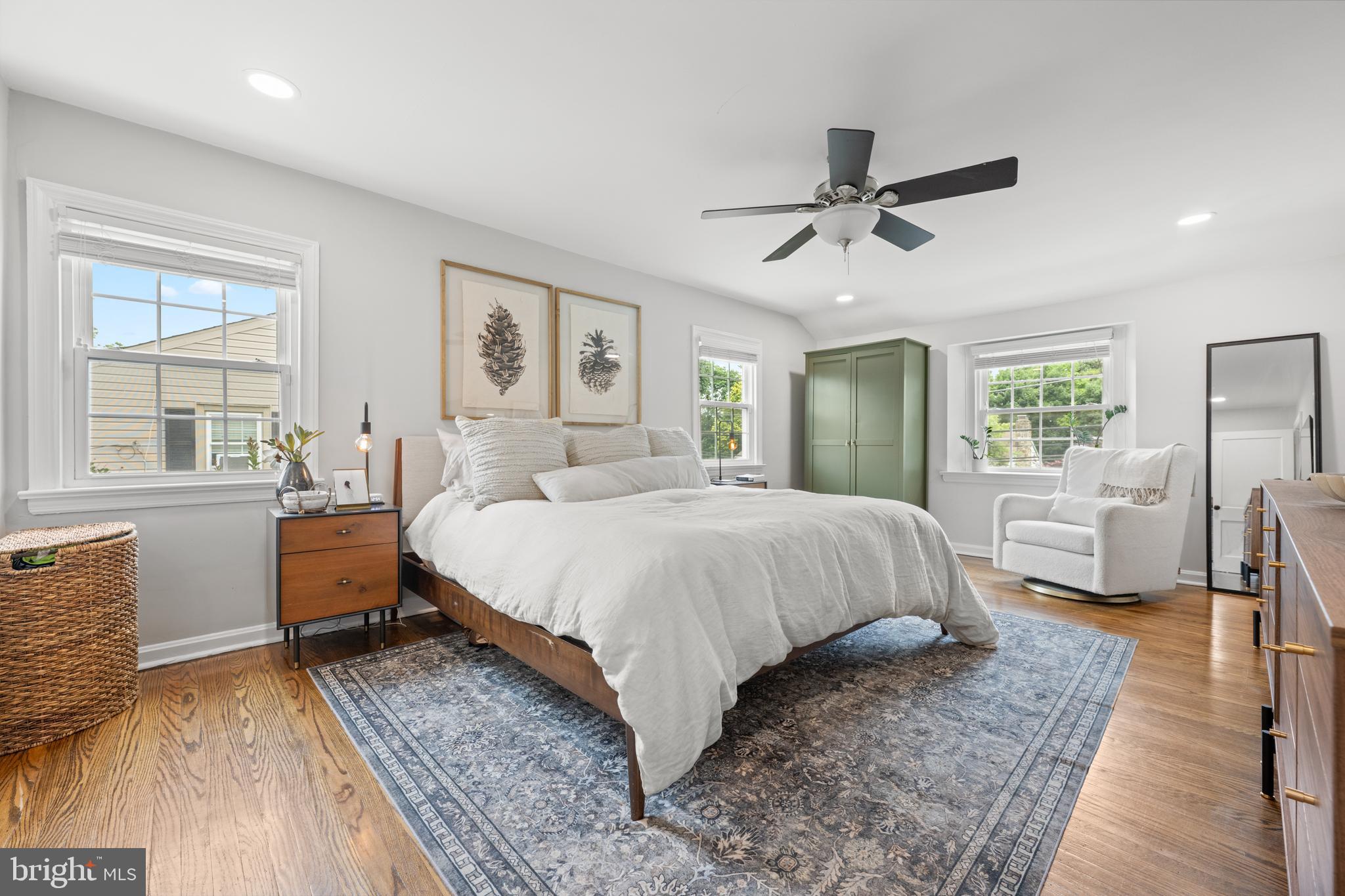 OLD OAKS - Residential