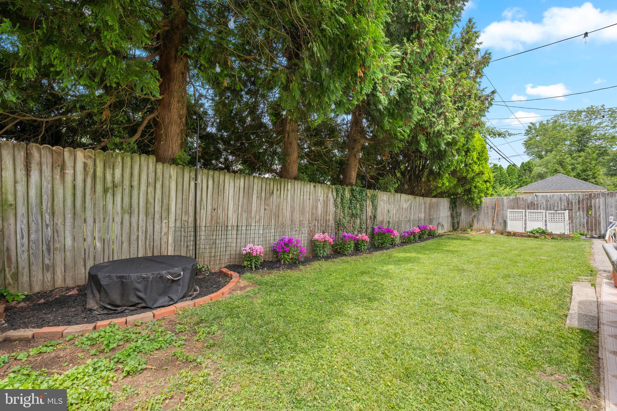 OLD OAKS - Residential