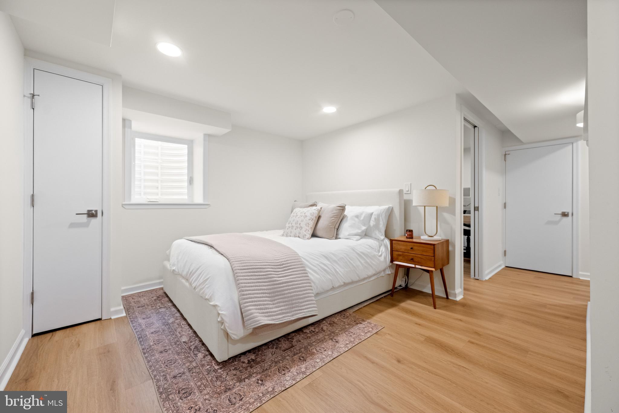 OLD OAKS - Residential