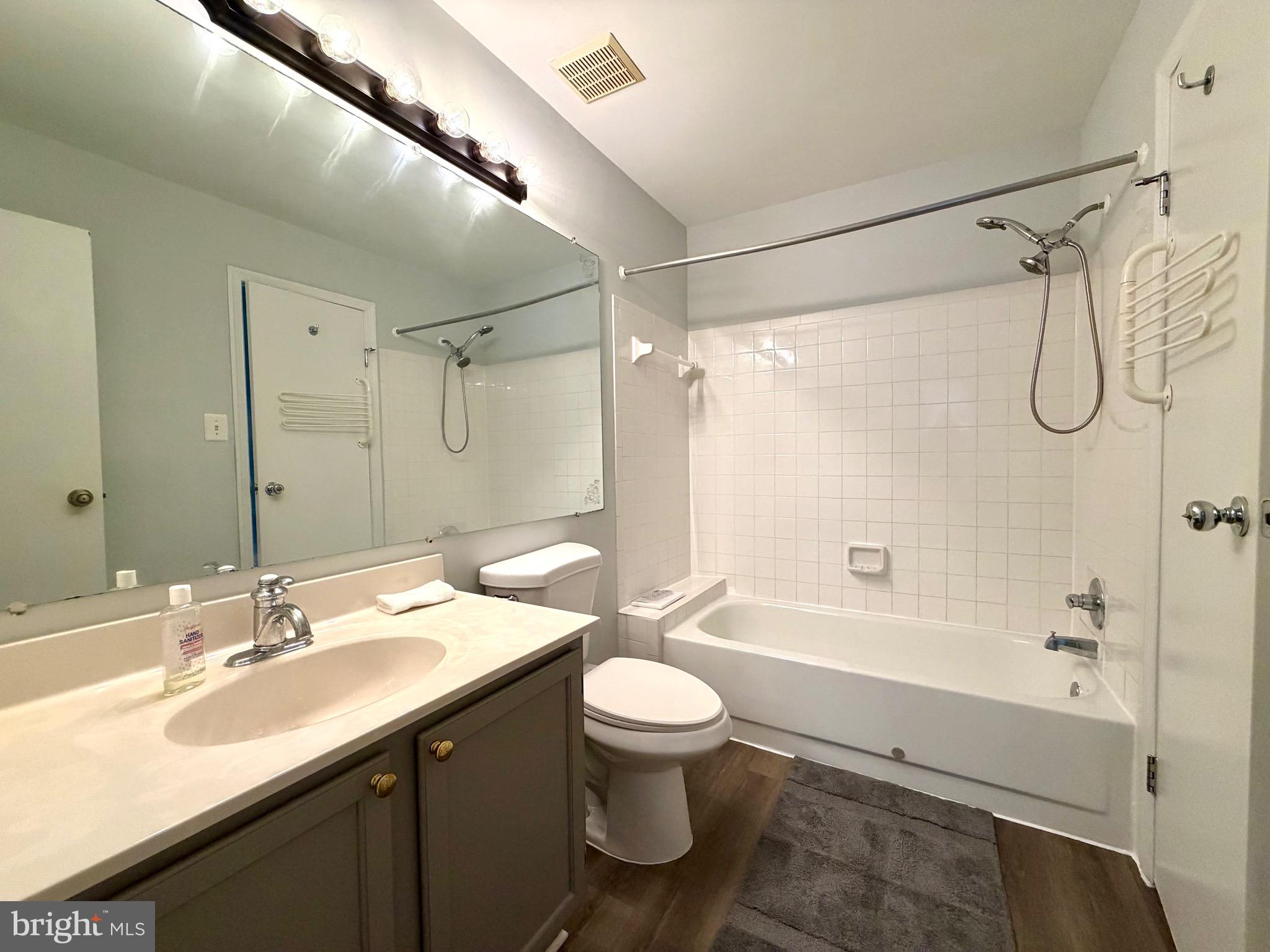 STONINGTON CONDOMINIUMS - Residential