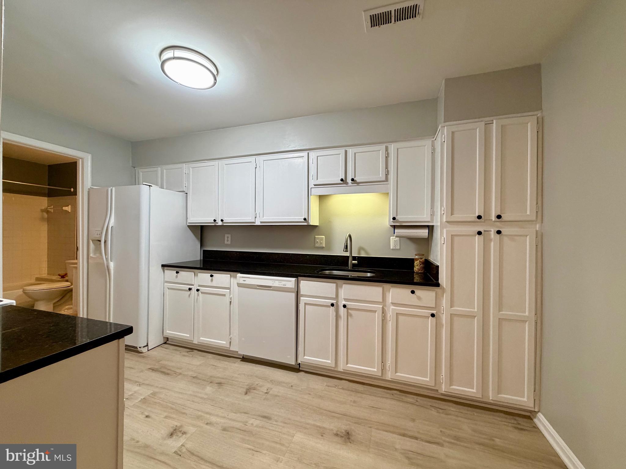 STONINGTON CONDOMINIUMS - Residential