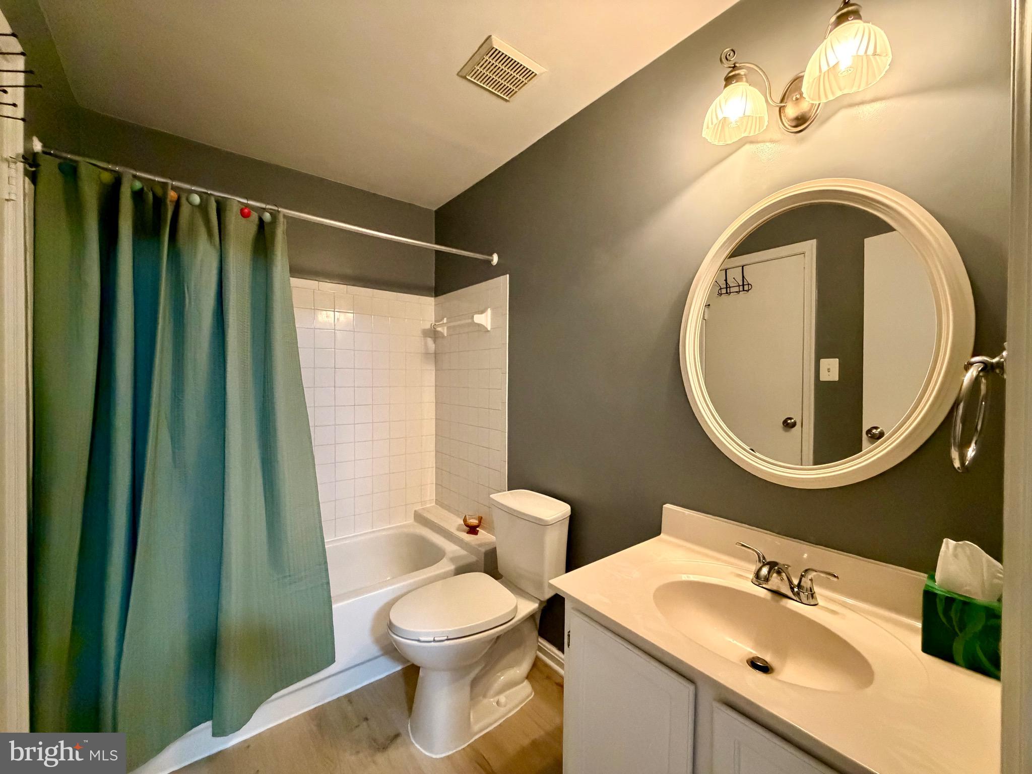 STONINGTON CONDOMINIUMS - Residential