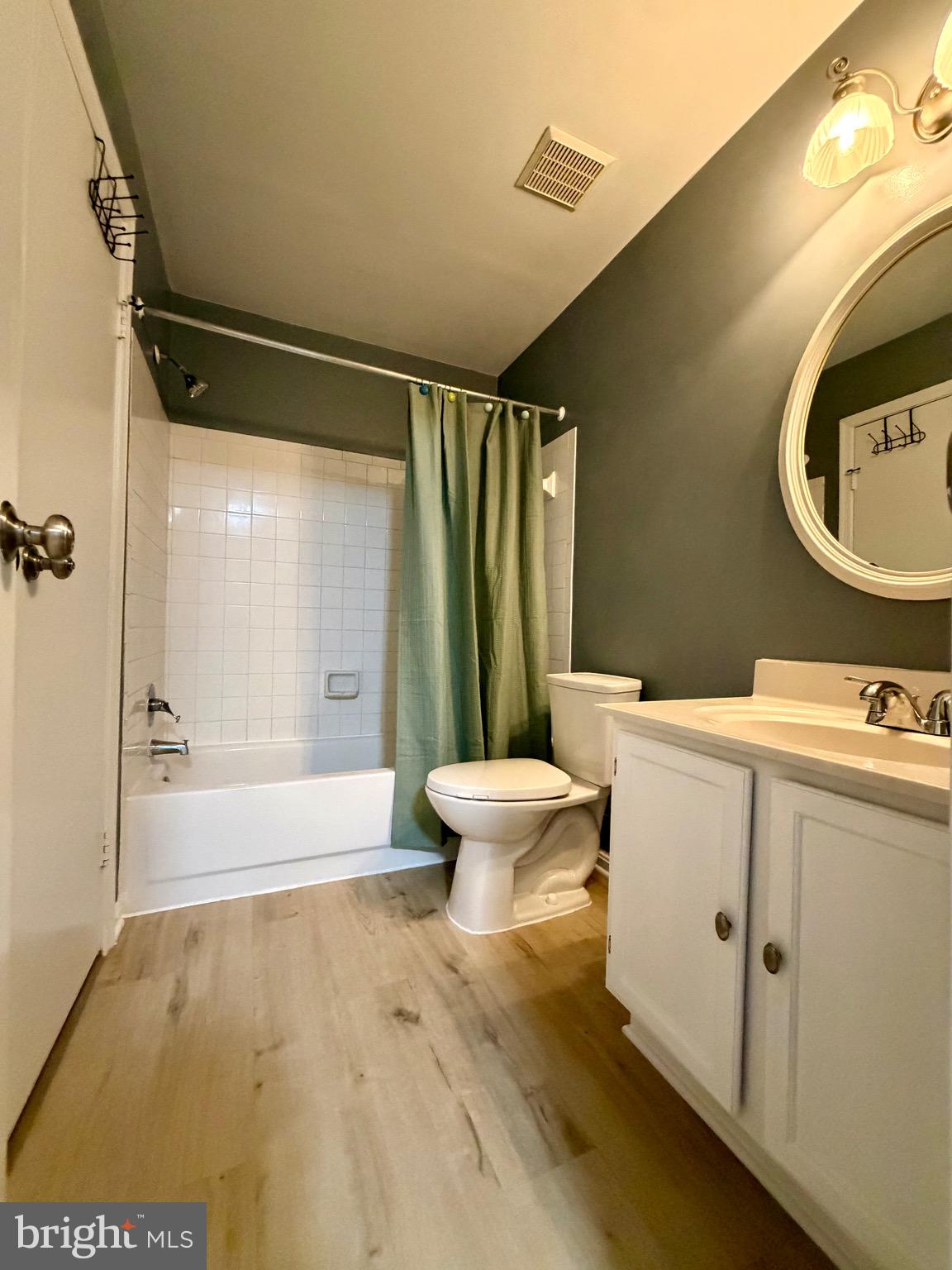 STONINGTON CONDOMINIUMS - Residential