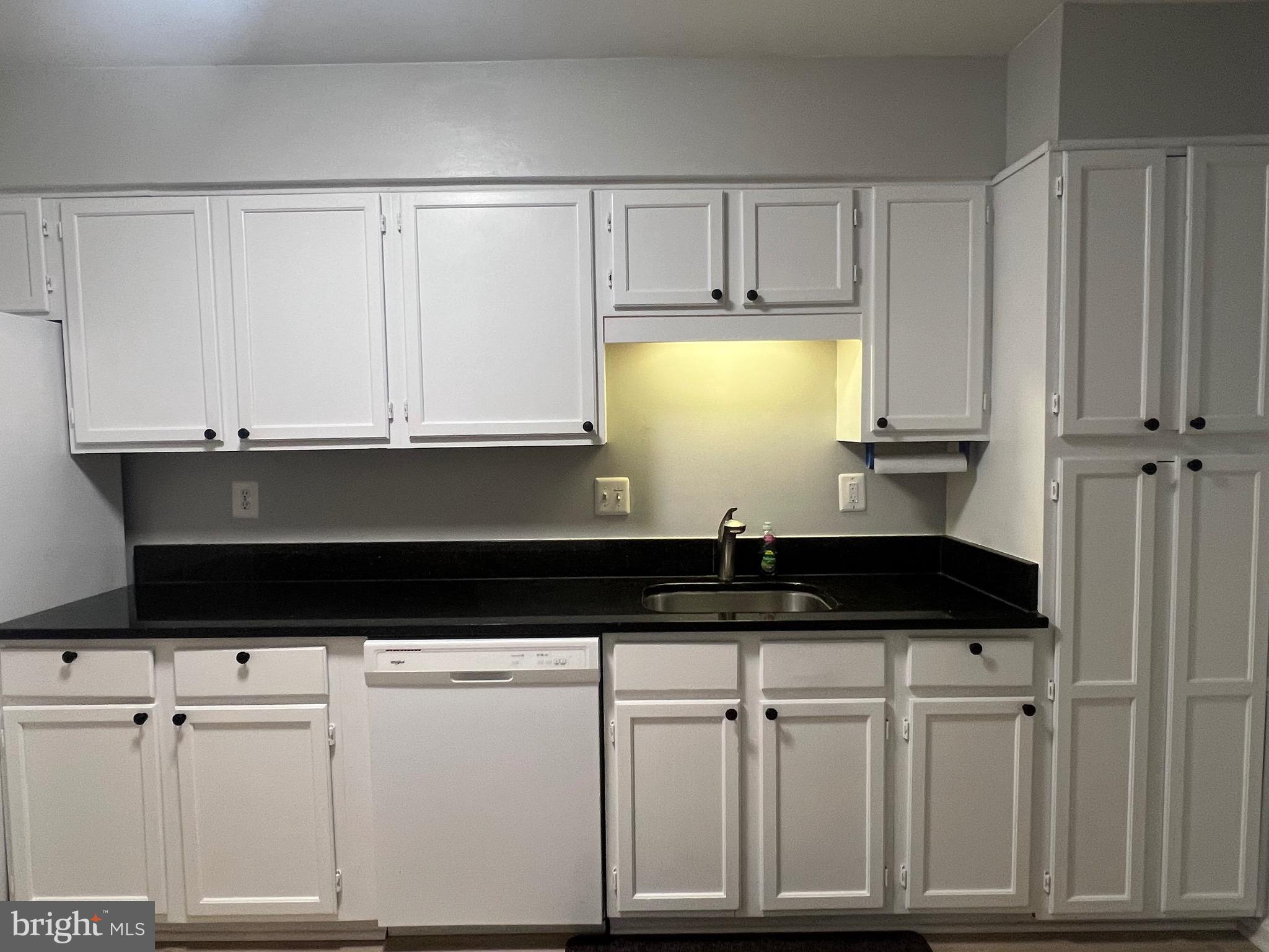 STONINGTON CONDOMINIUMS - Residential