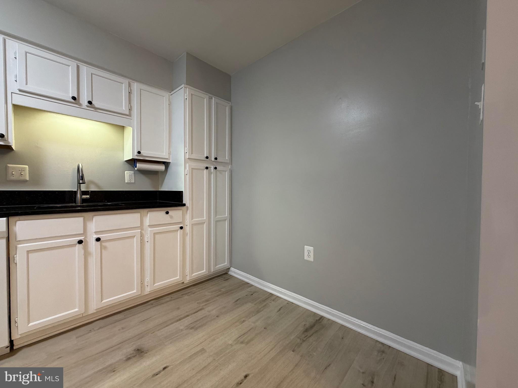 STONINGTON CONDOMINIUMS - Residential
