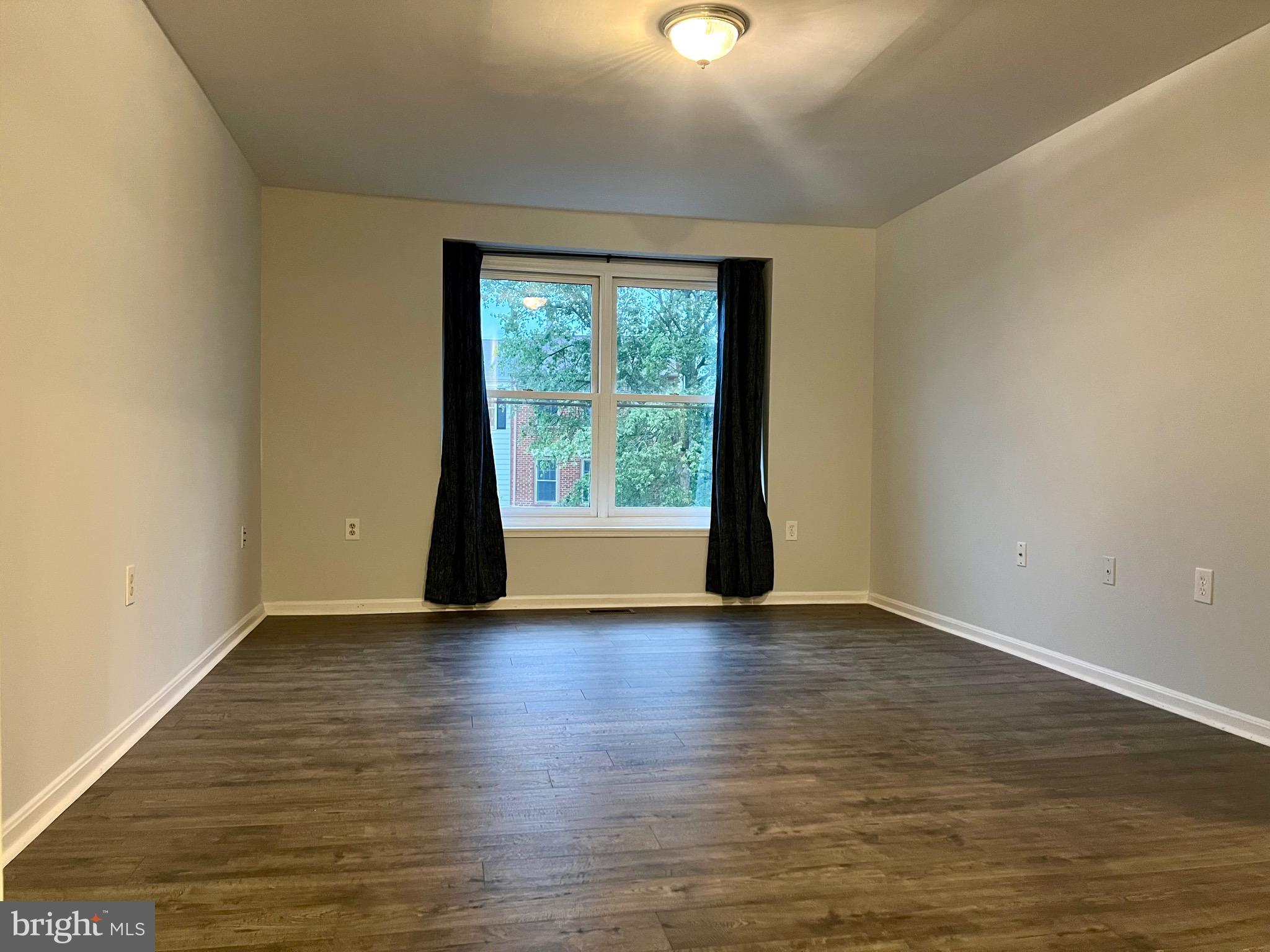 STONINGTON CONDOMINIUMS - Residential