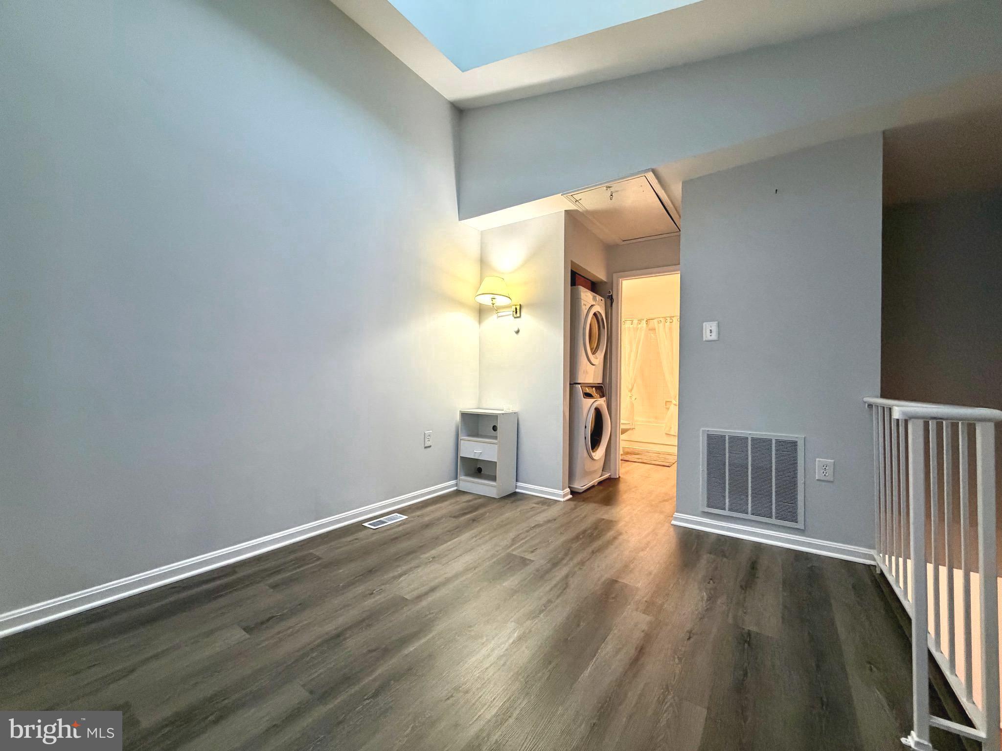STONINGTON CONDOMINIUMS - Residential