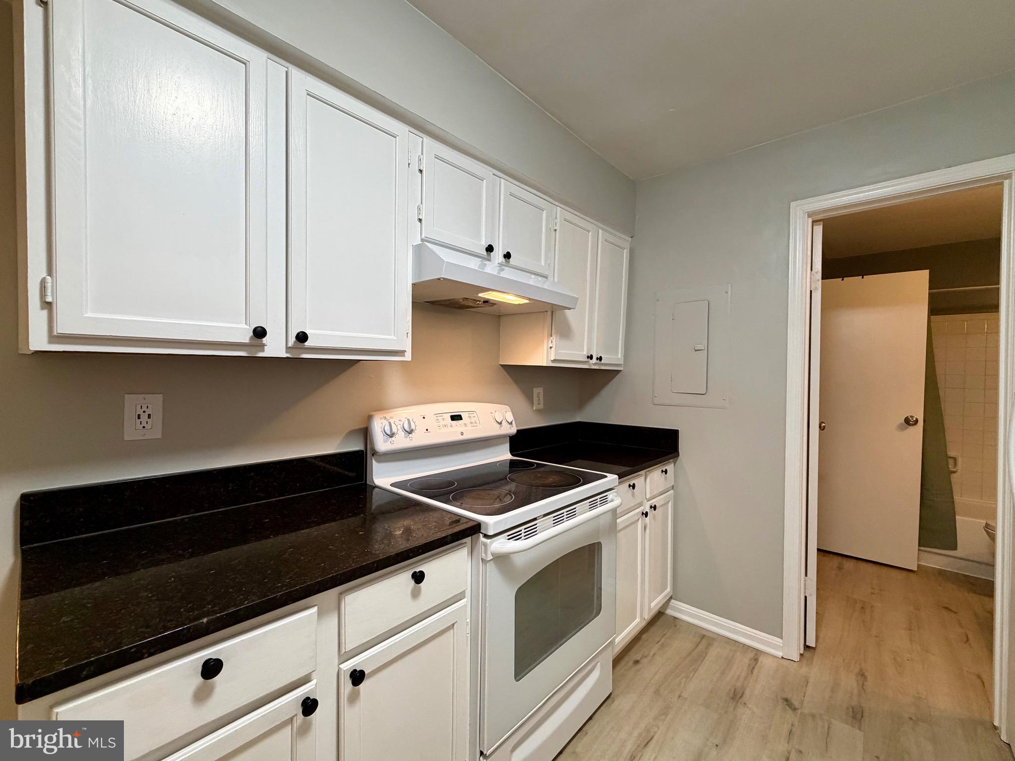 STONINGTON CONDOMINIUMS - Residential
