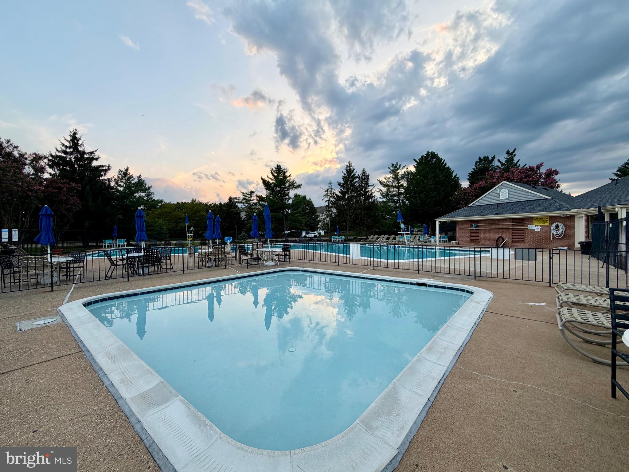STONINGTON CONDOMINIUMS - Residential