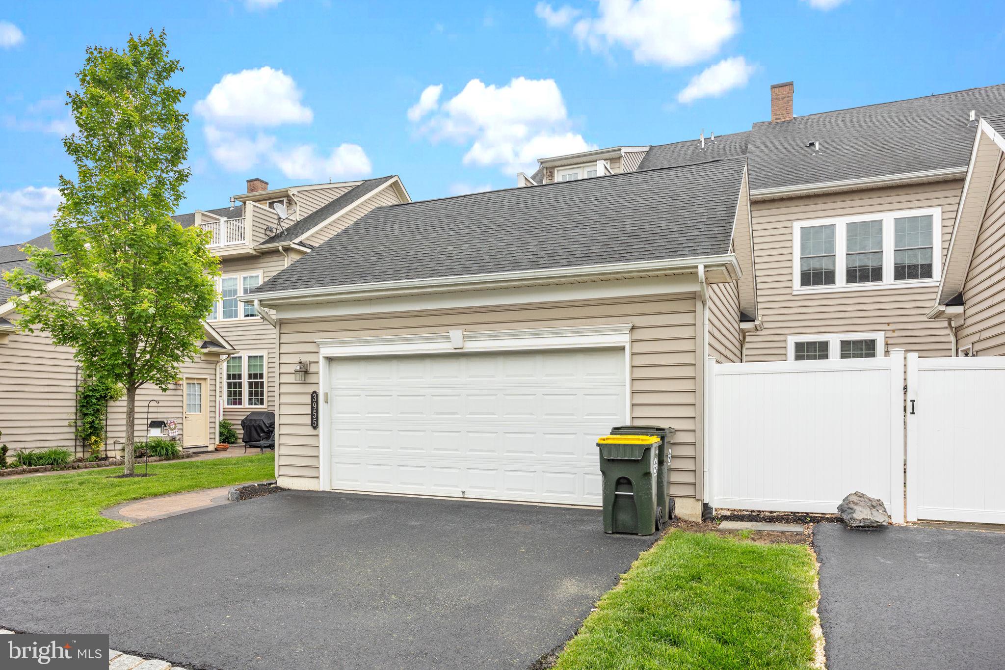 CARRIAGE HILL - Residential