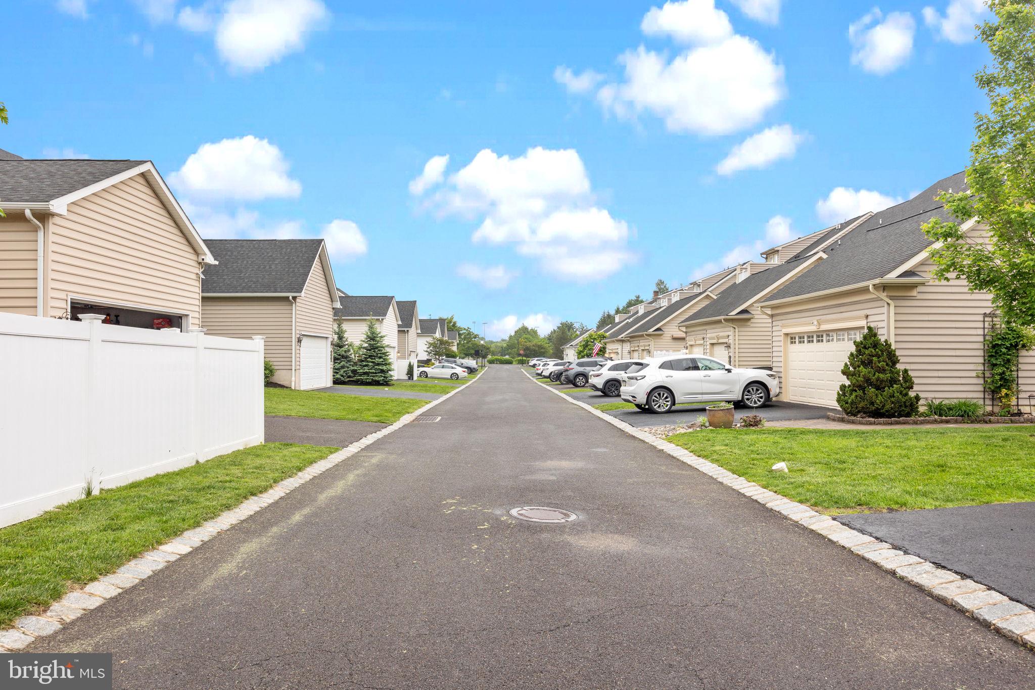 CARRIAGE HILL - Residential
