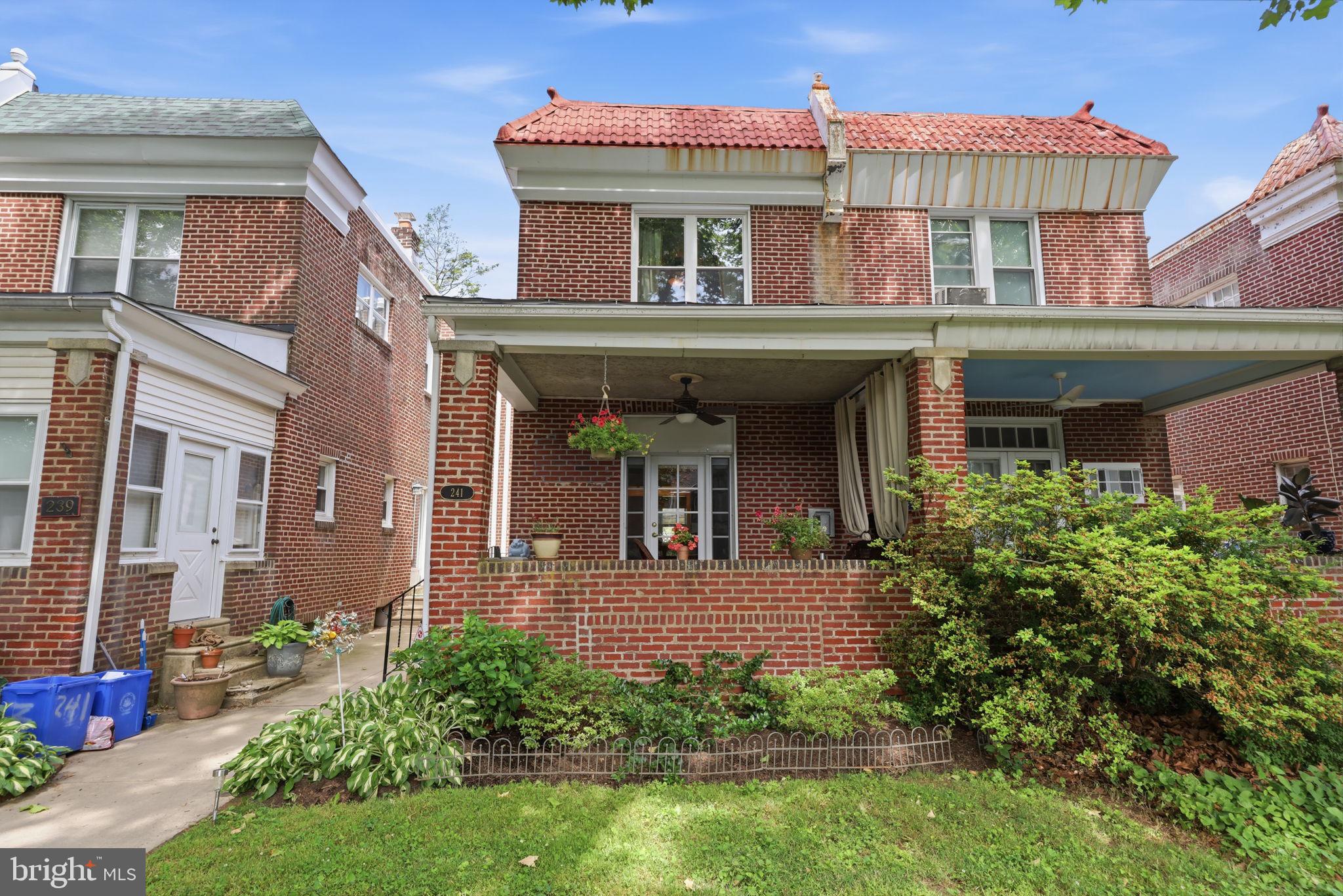 CHESTNUT HILL - Residential