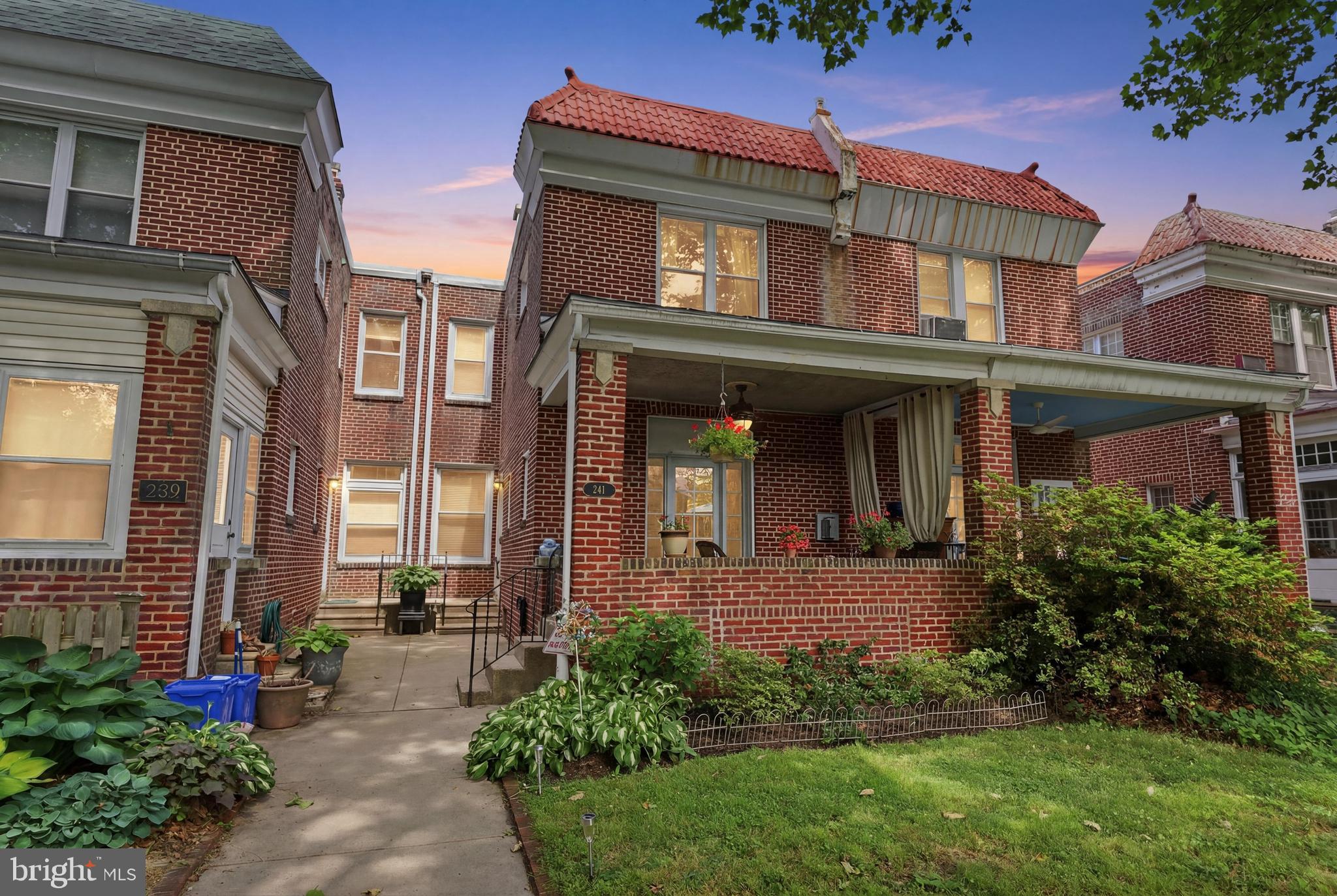 CHESTNUT HILL - Residential