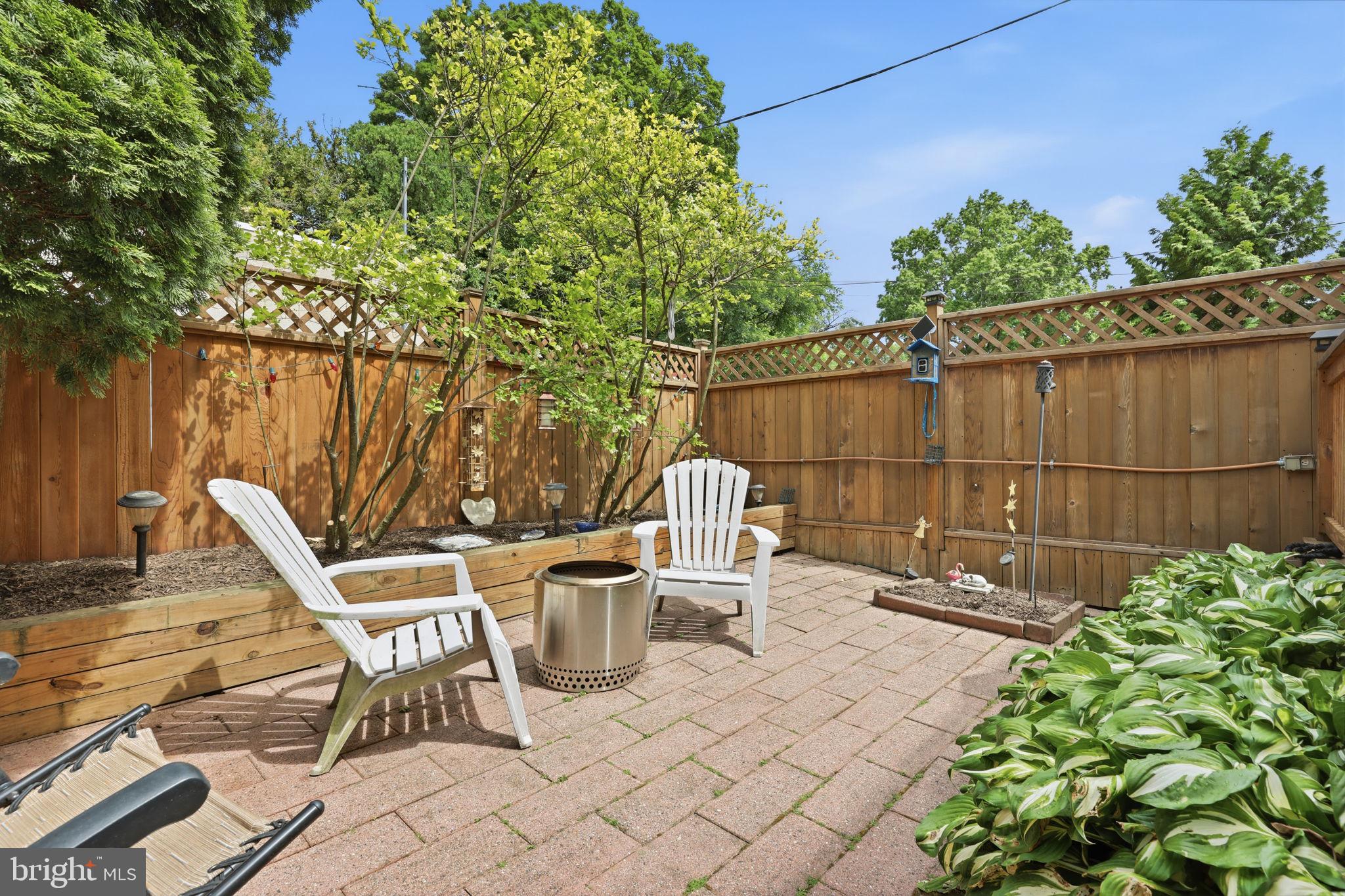 CHESTNUT HILL - Residential