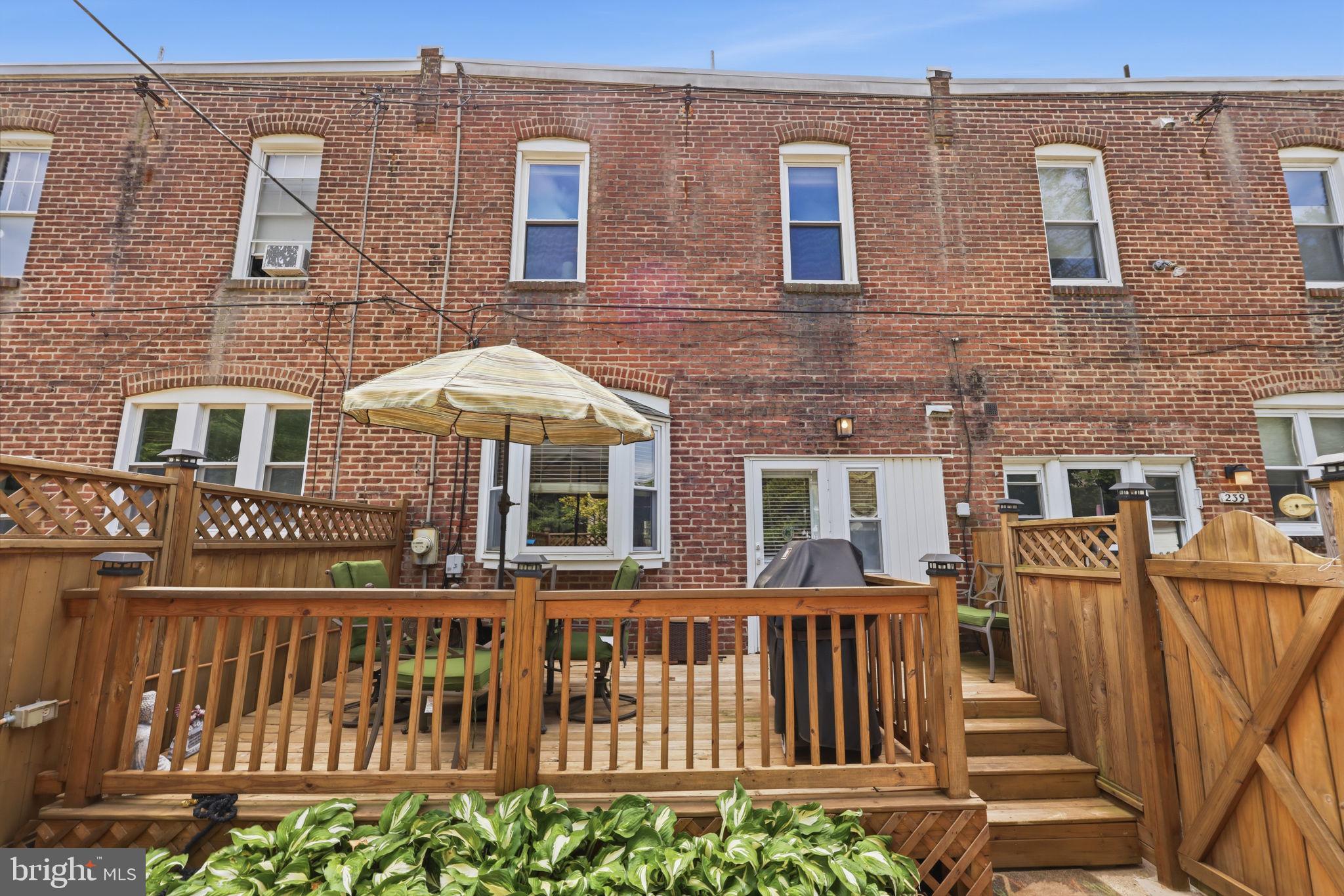 CHESTNUT HILL - Residential