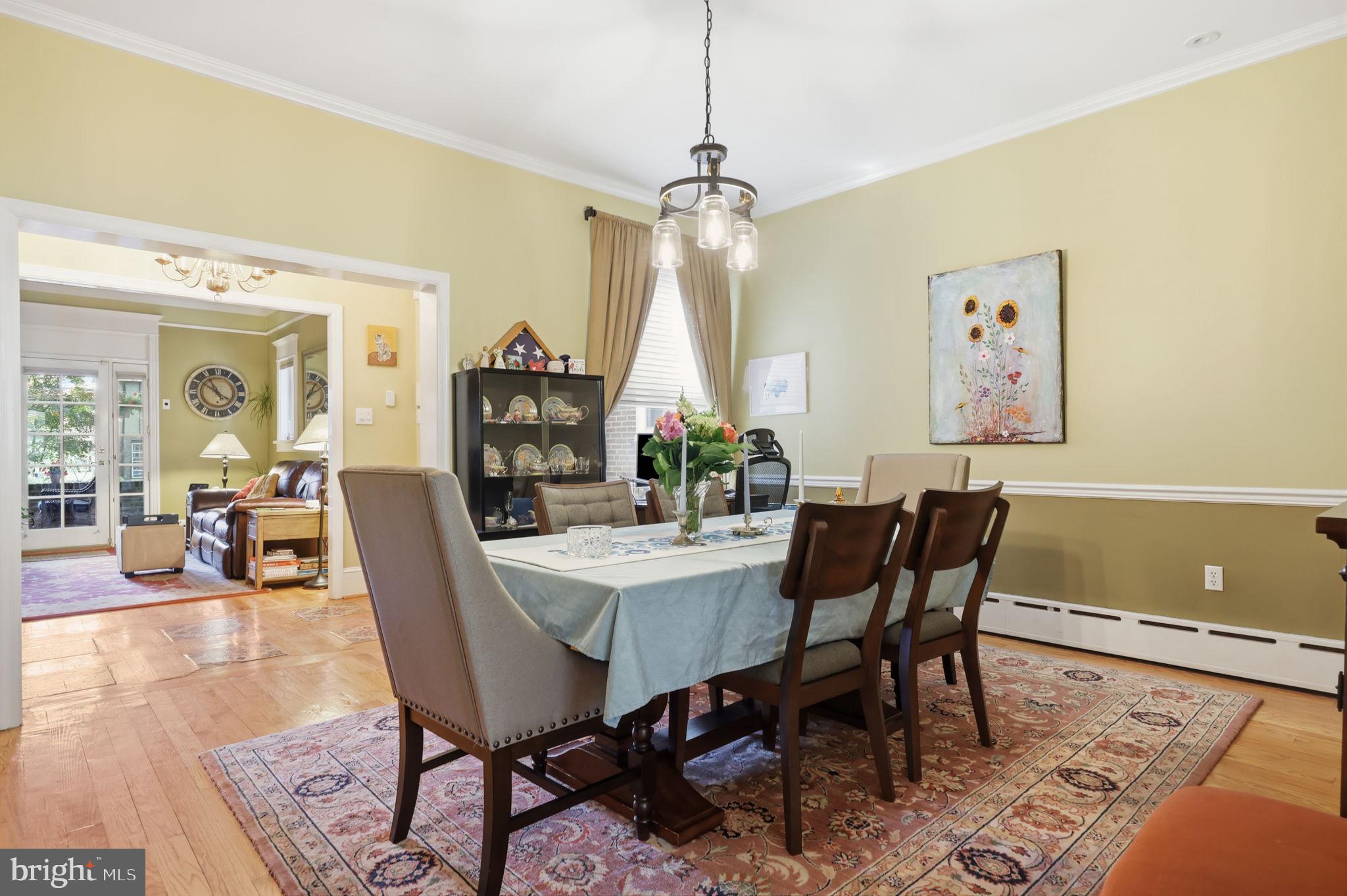 CHESTNUT HILL - Residential