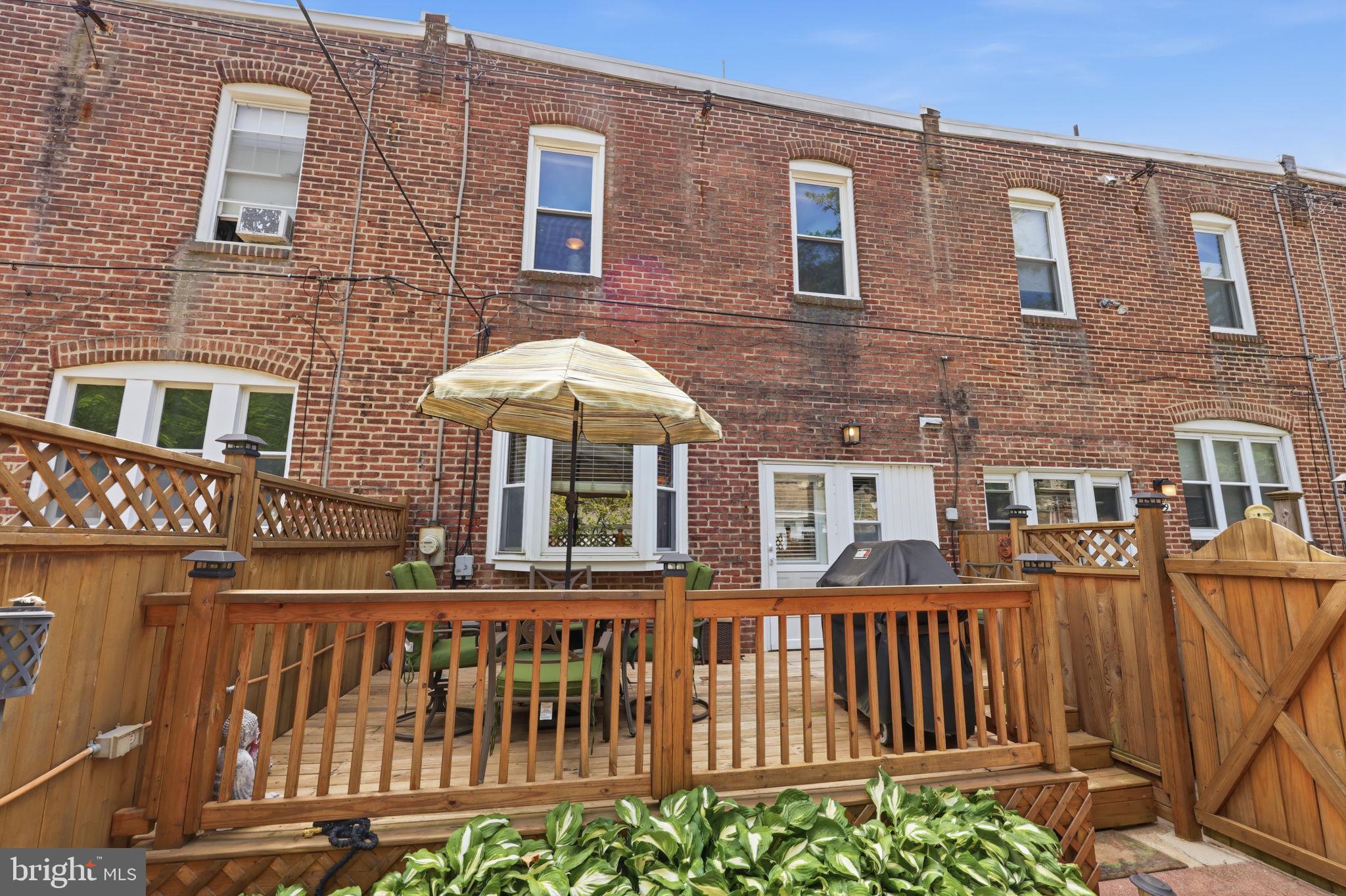 CHESTNUT HILL - Residential