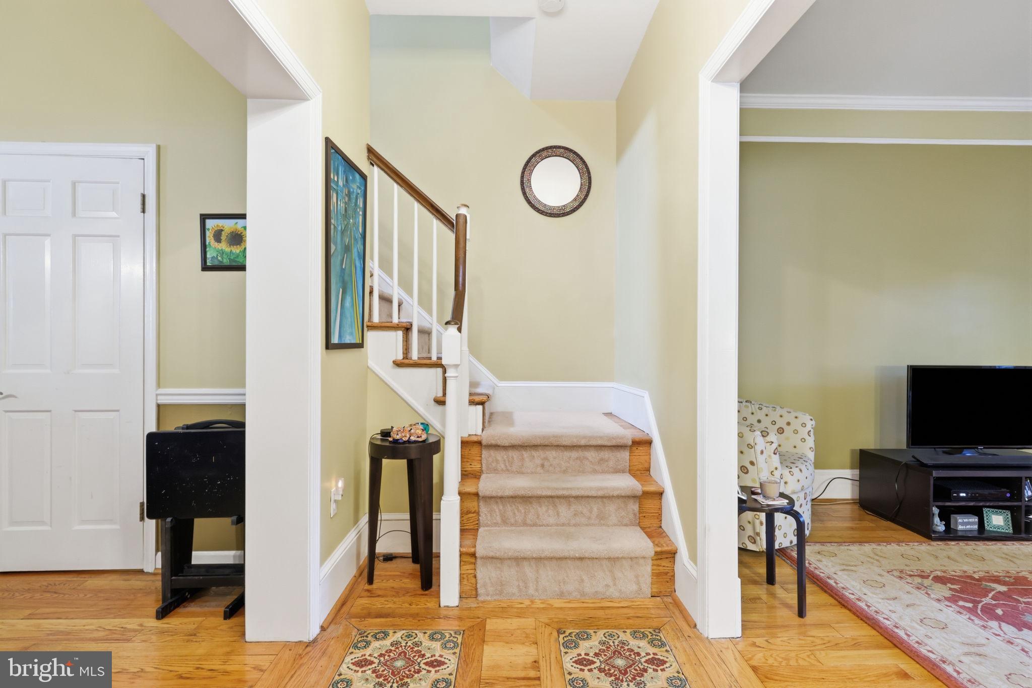 CHESTNUT HILL - Residential