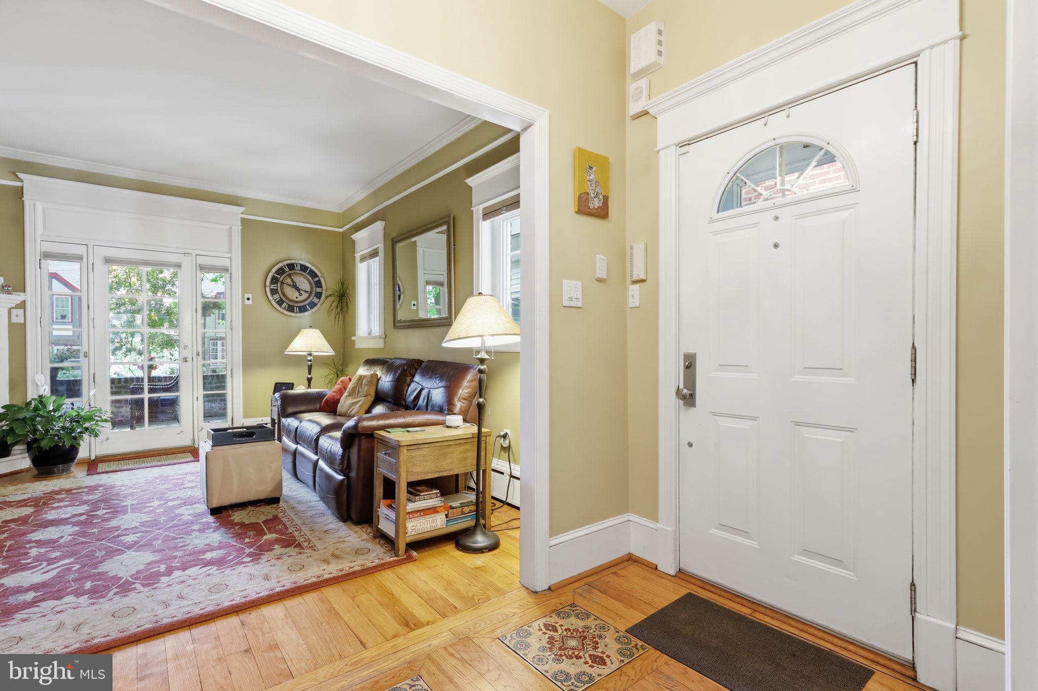 CHESTNUT HILL - Residential