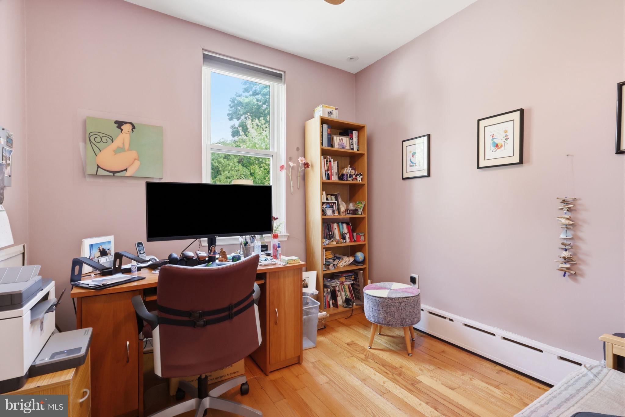 CHESTNUT HILL - Residential