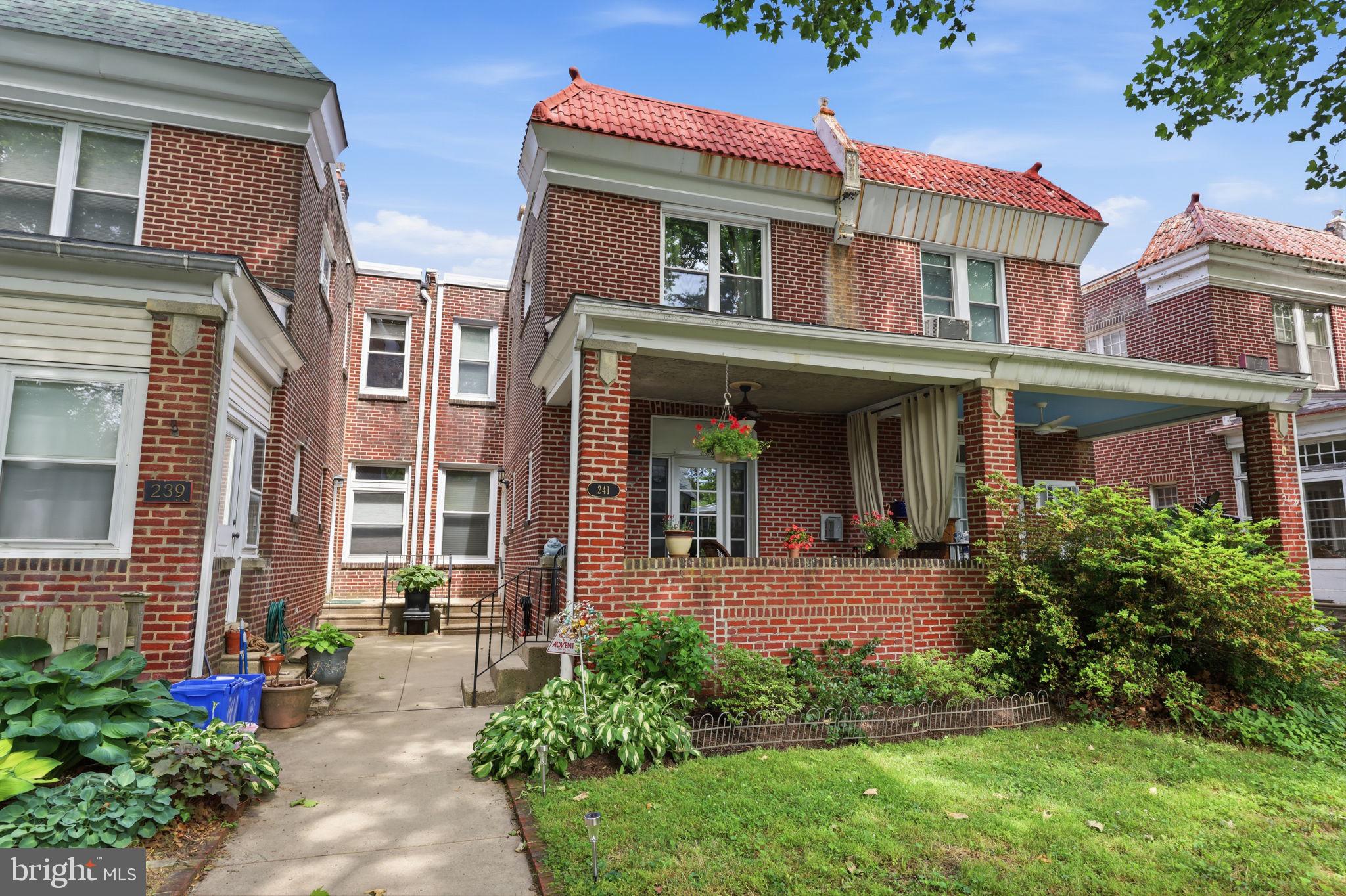 CHESTNUT HILL - Residential