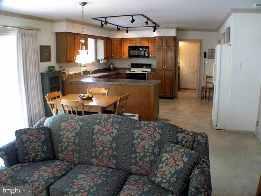 HILLTOP FARMS - Residential