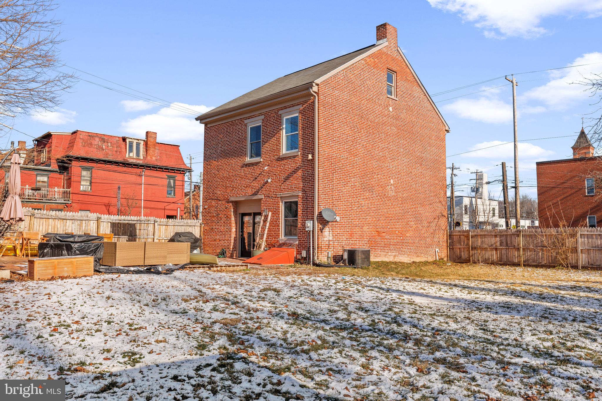 NEWTON SQUARE - Residential