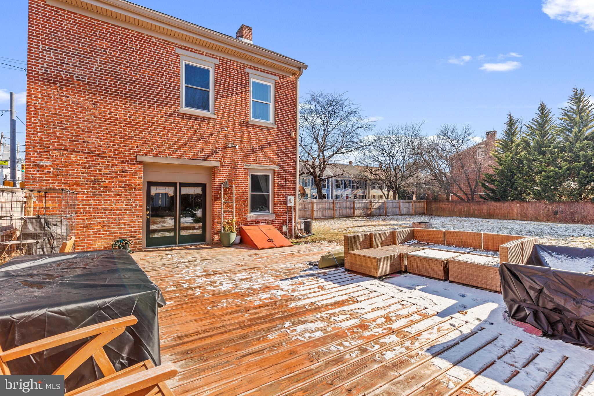 NEWTON SQUARE - Residential