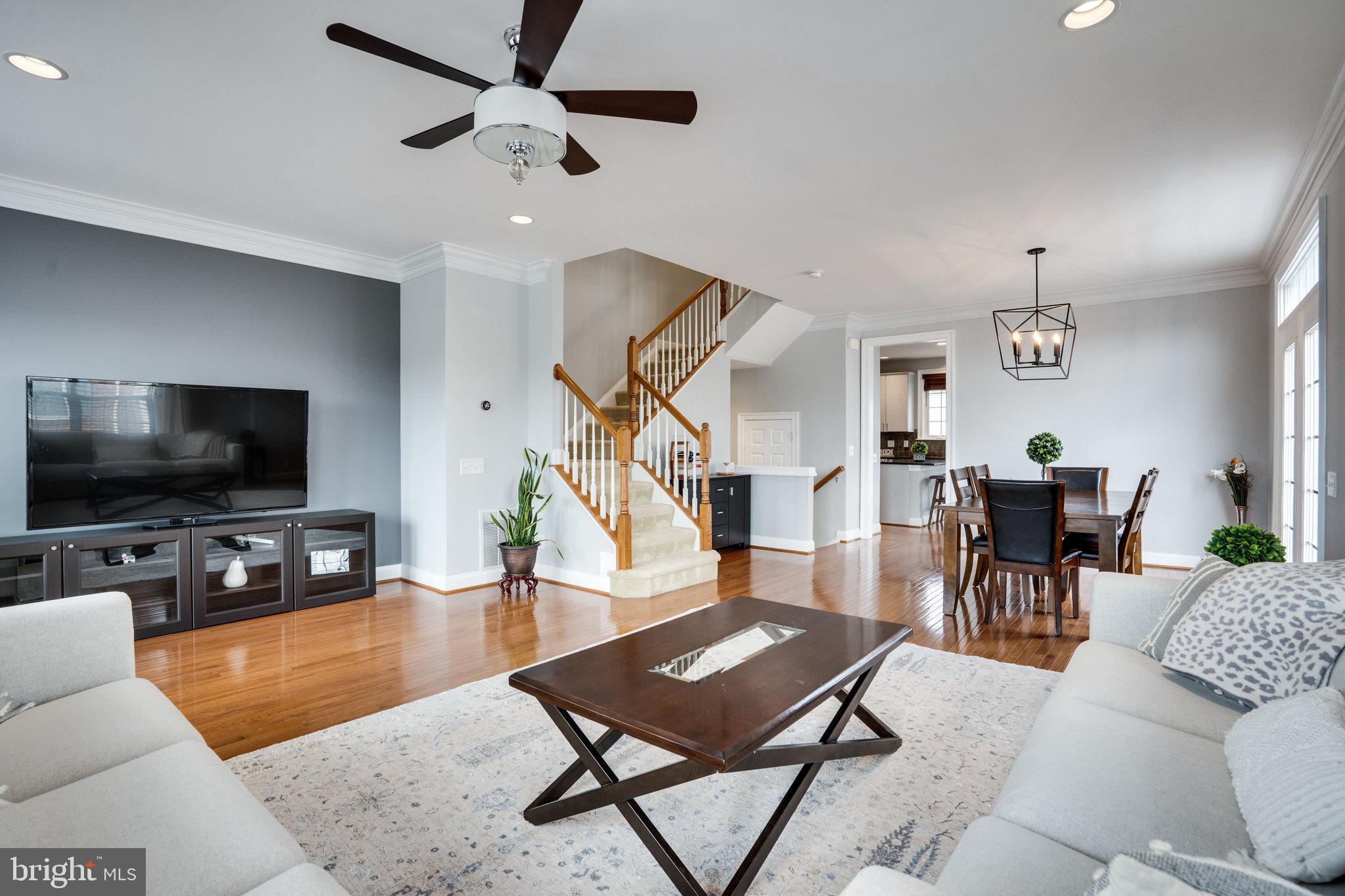 EAST GATE - Residential