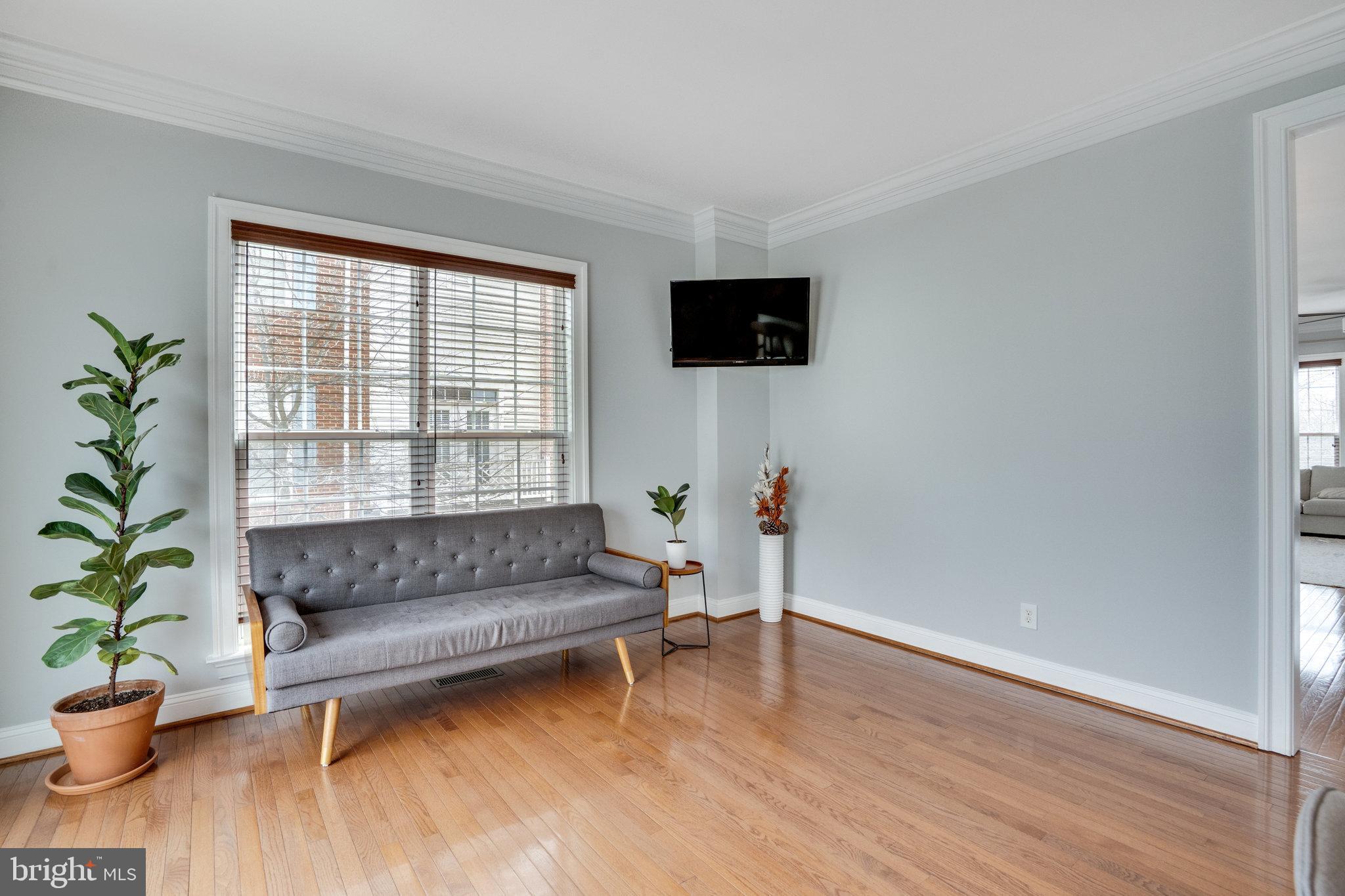 EAST GATE - Residential