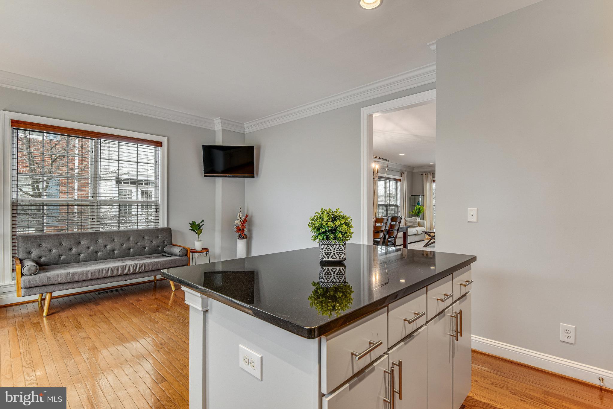 EAST GATE - Residential
