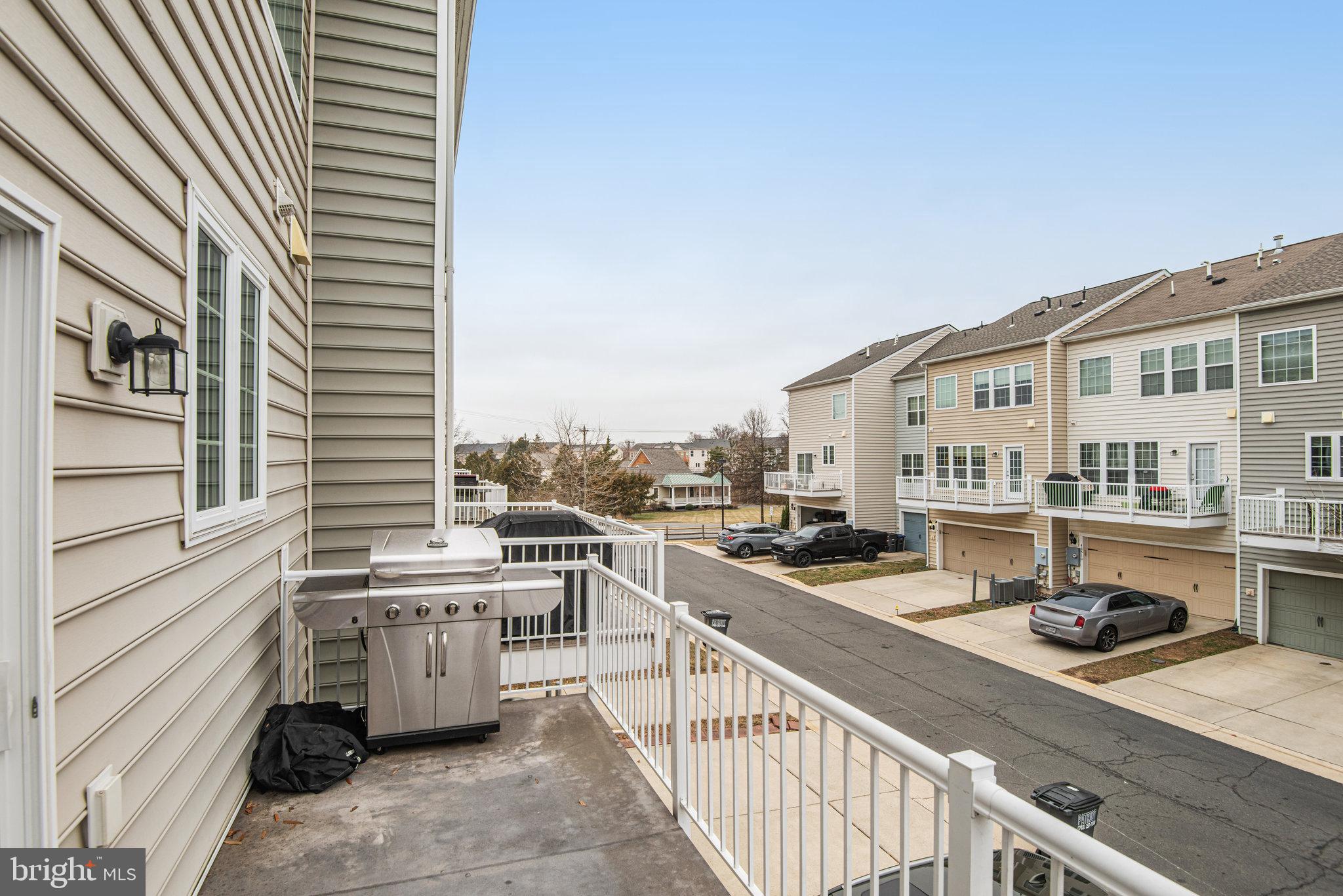 EAST GATE - Residential