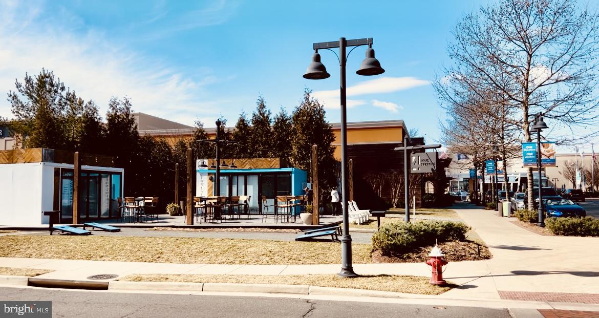 ONE LOUDOUN - Residential