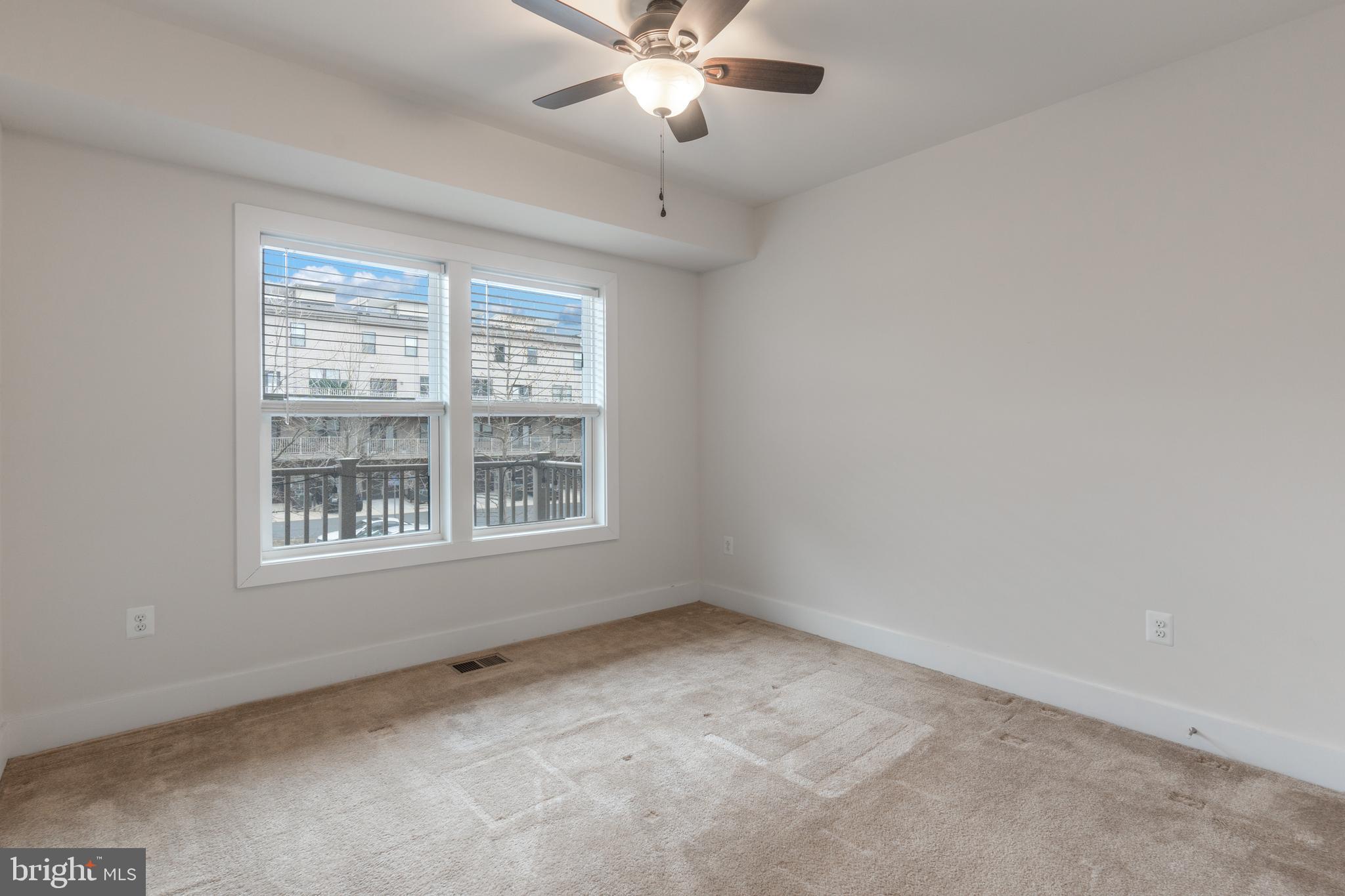 ONE LOUDOUN - Residential