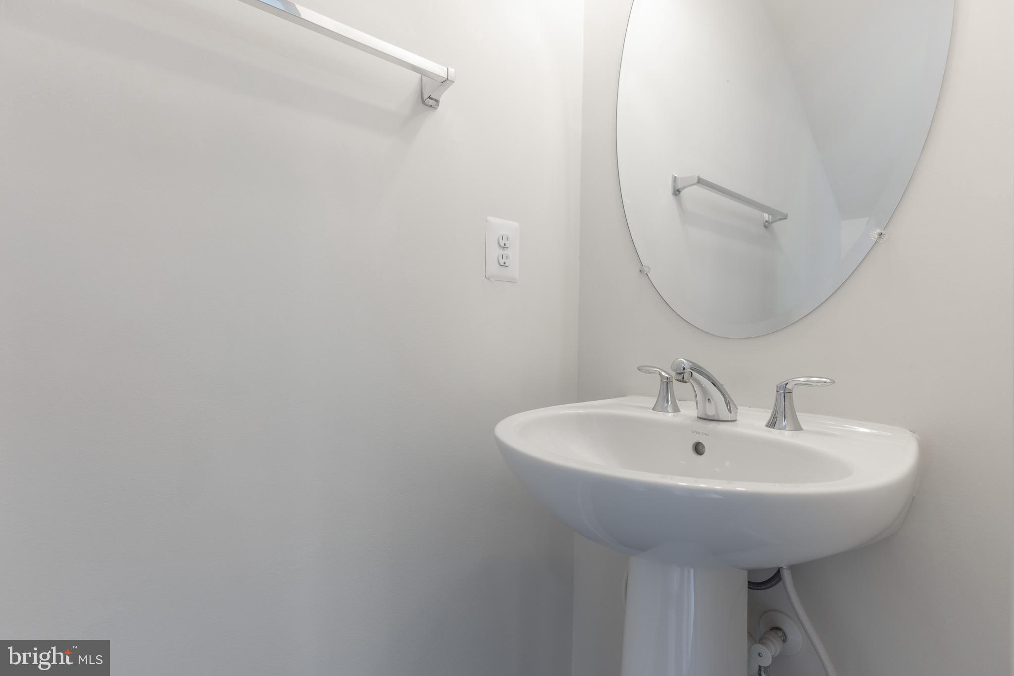 ONE LOUDOUN - Residential