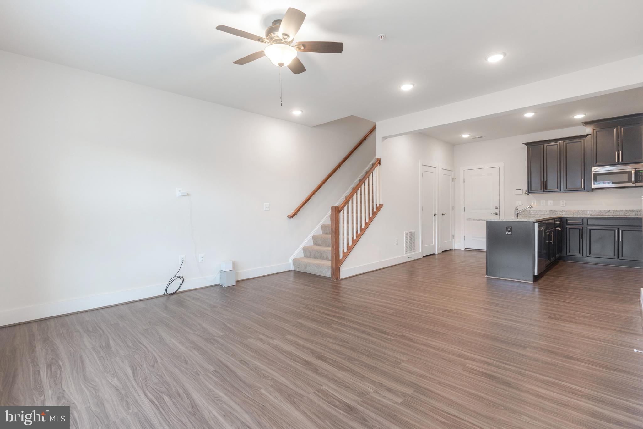 ONE LOUDOUN - Residential