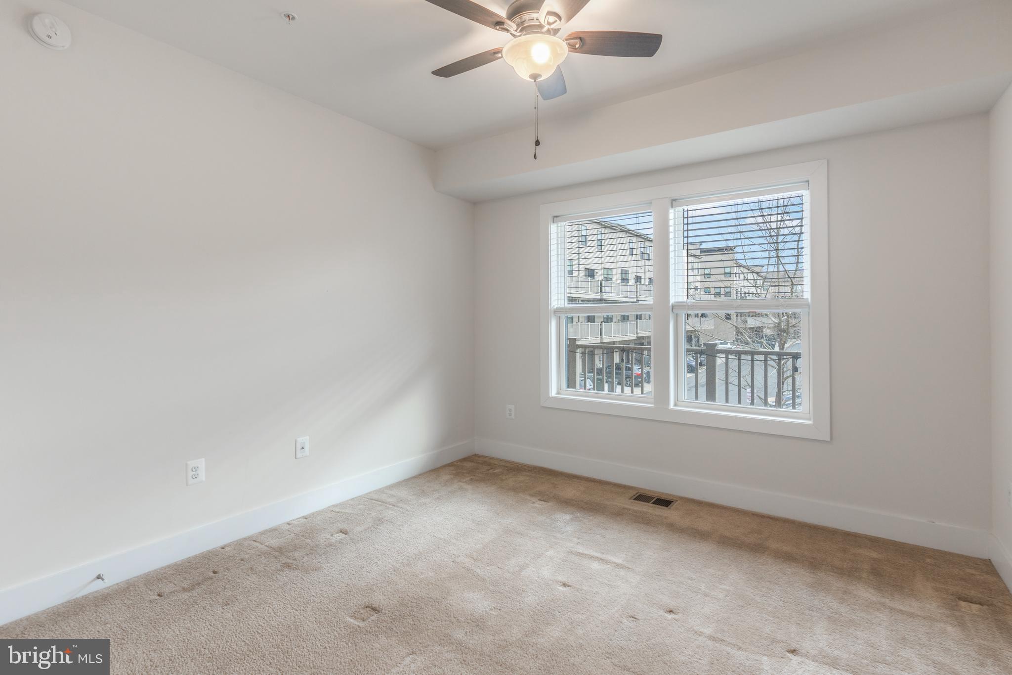 ONE LOUDOUN - Residential